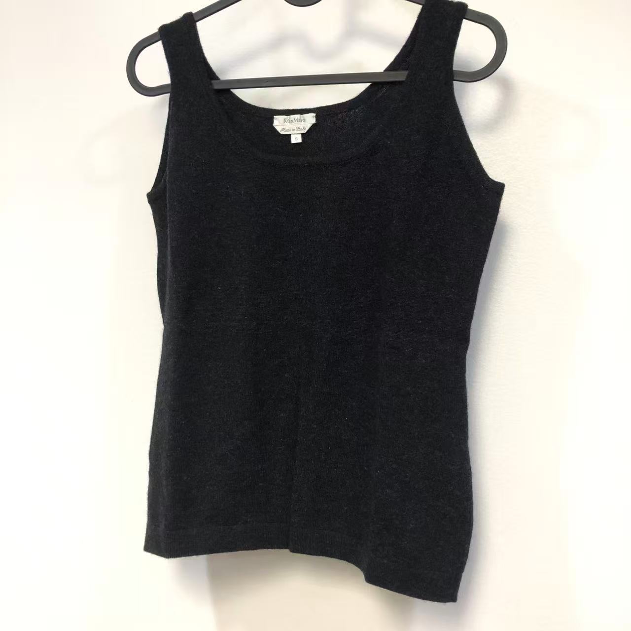 Max Mara Black Sleeveless Tank Top with Scoop Neckline