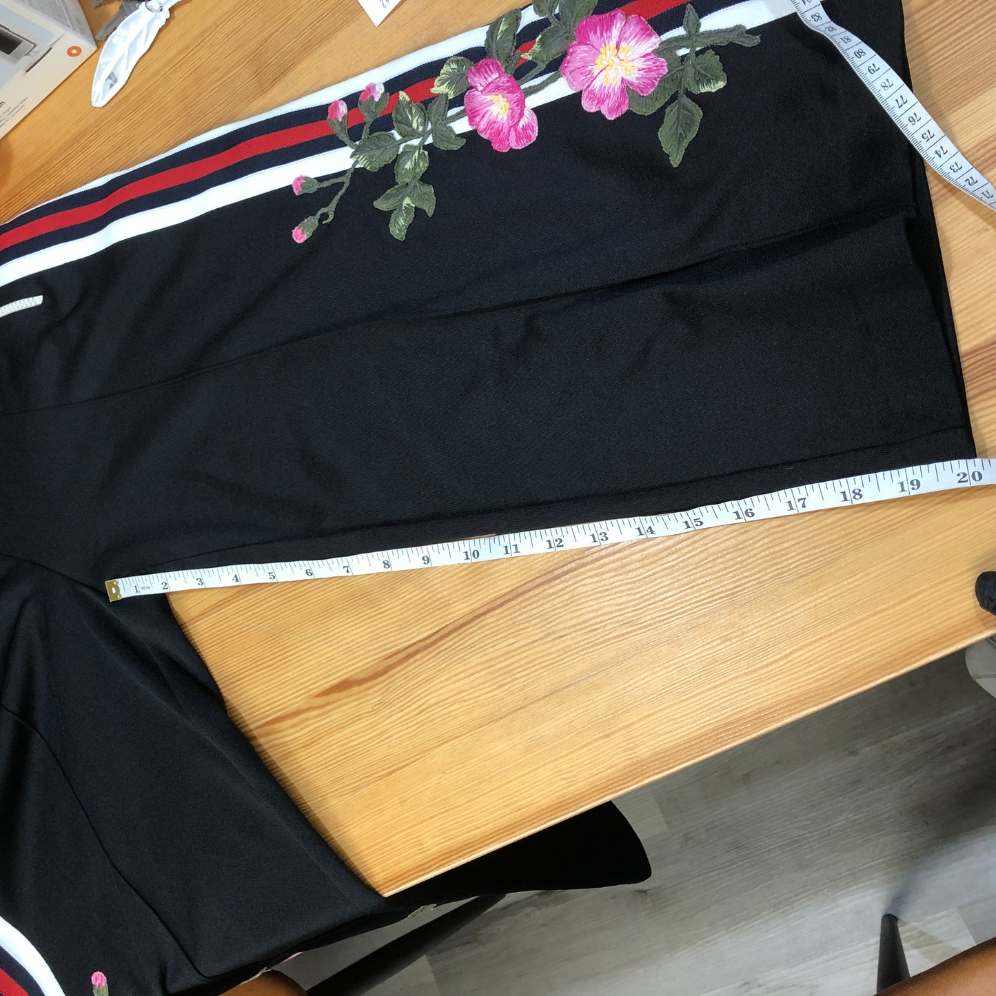 Gucci Floral Embroidered Web Stripe Cropped Track Pants Size XS