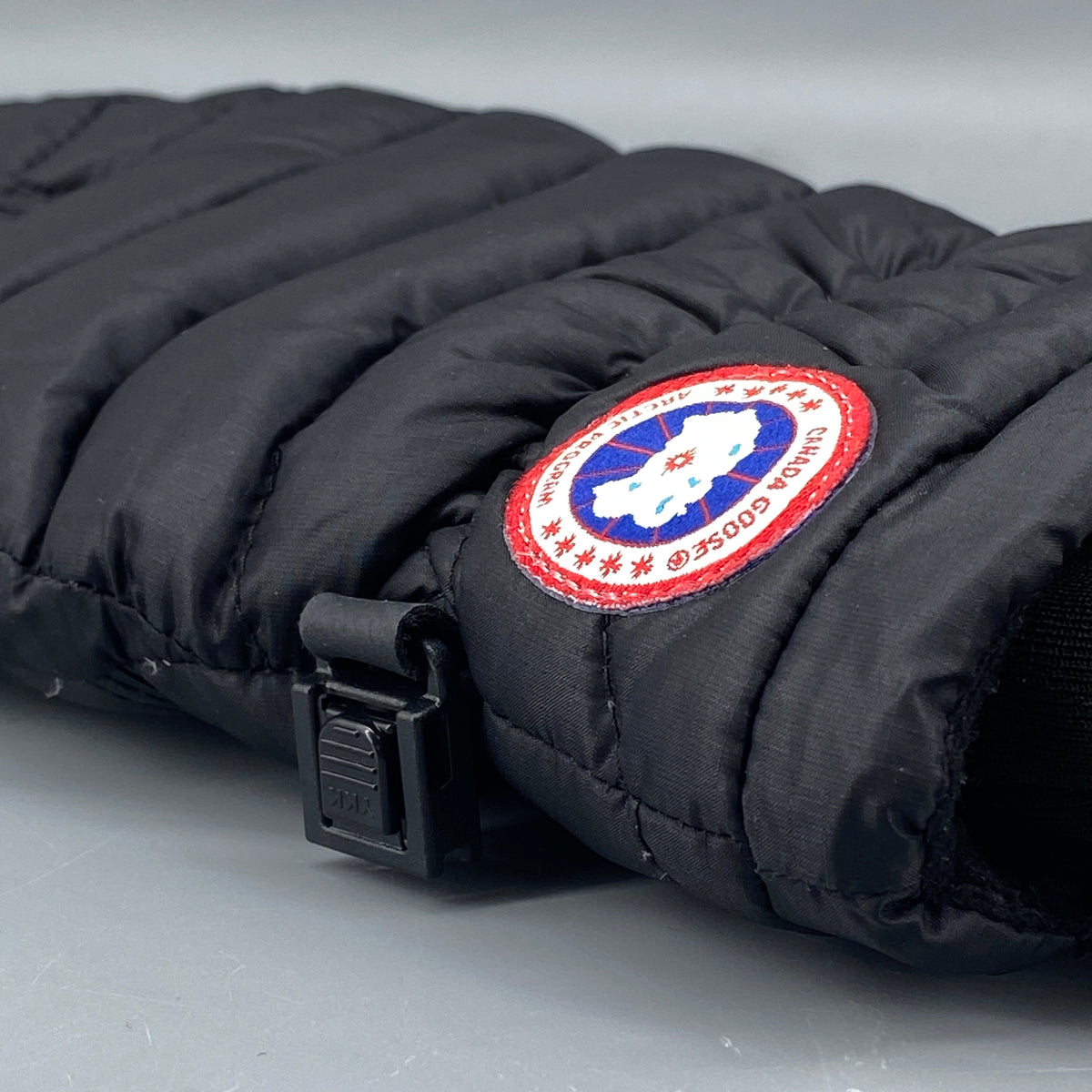 Canada Goose Black Insulated Winter Gloves Size S