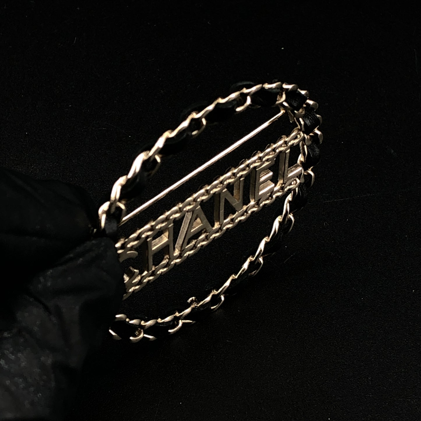 Chanel 2018 Vintage Gold Chain Oval Brooch