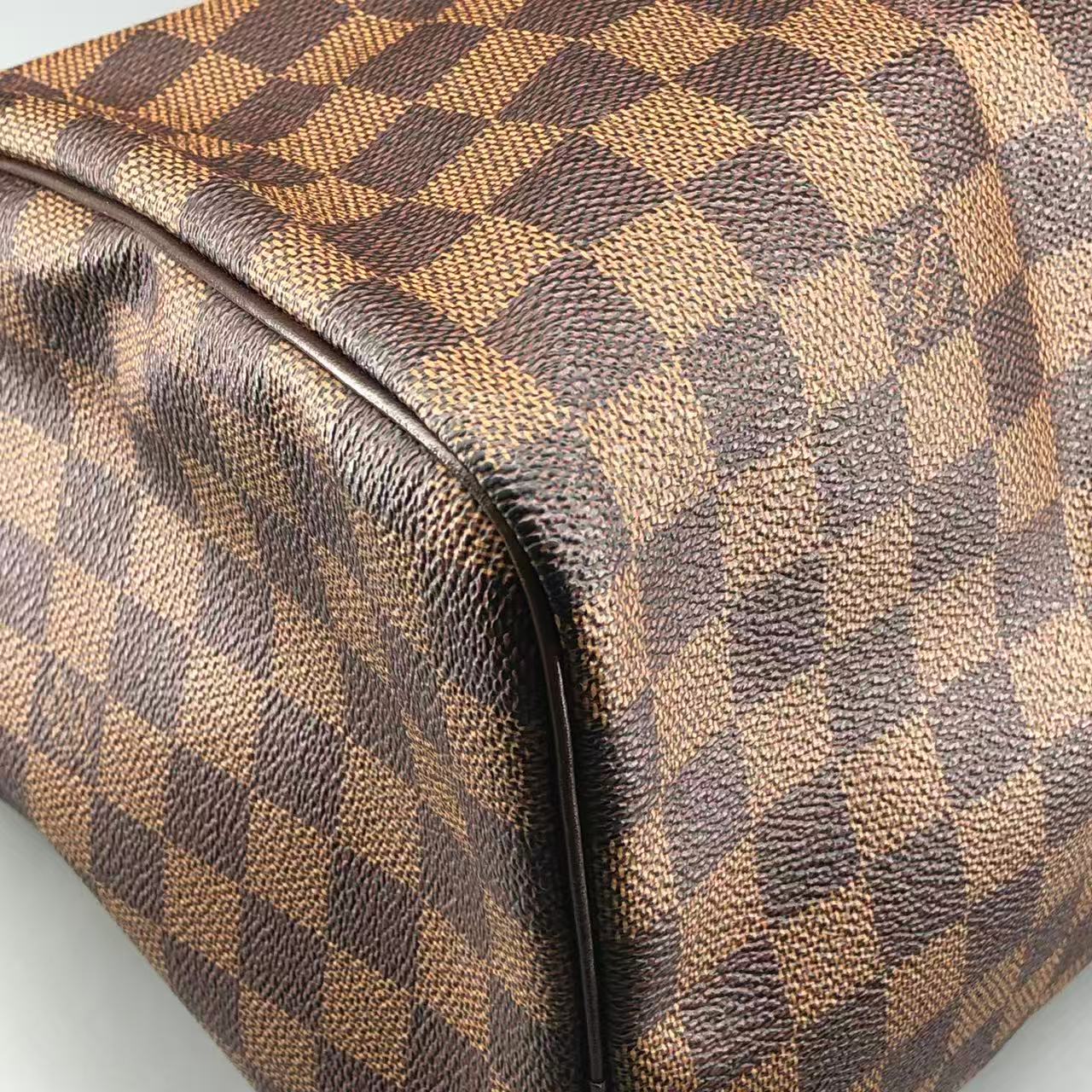 Louis Vuitton Speedy 30 Handbag in Damier Ebene Canvas