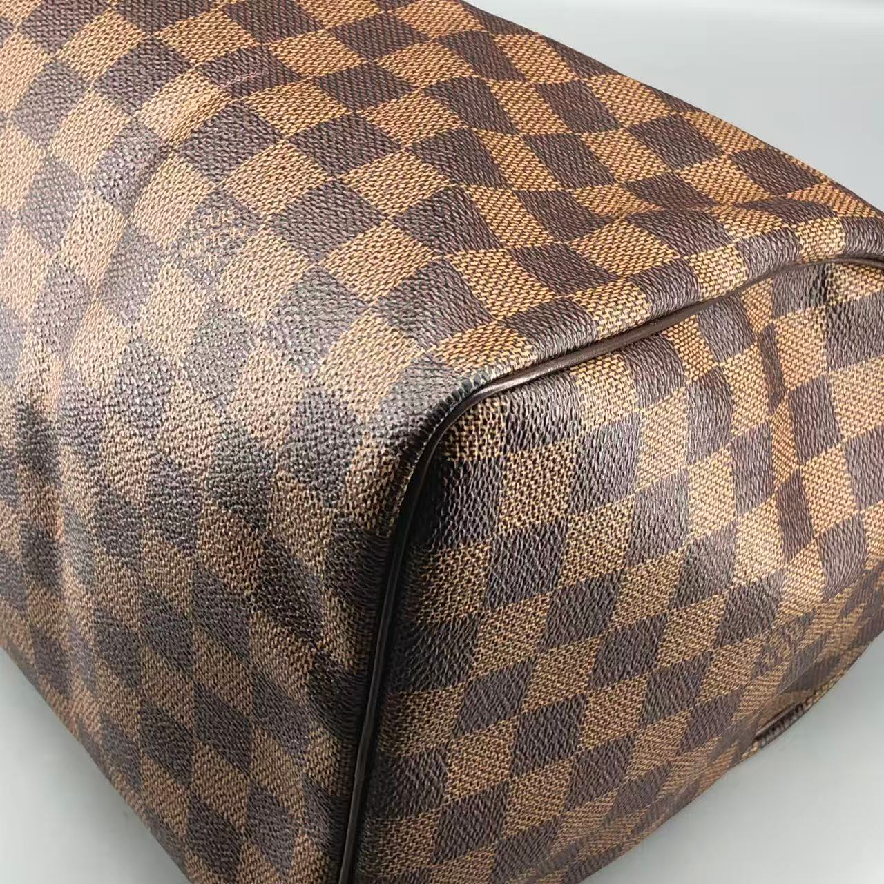 Louis Vuitton Speedy 30 Handbag in Damier Ebene Canvas