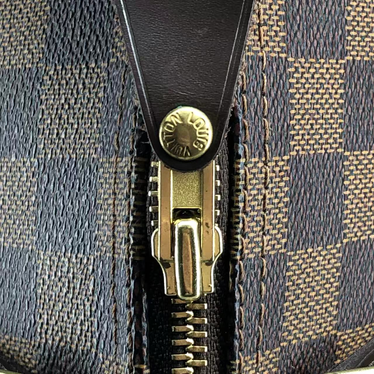 Louis Vuitton Speedy 30 Handbag in Damier Ebene Canvas