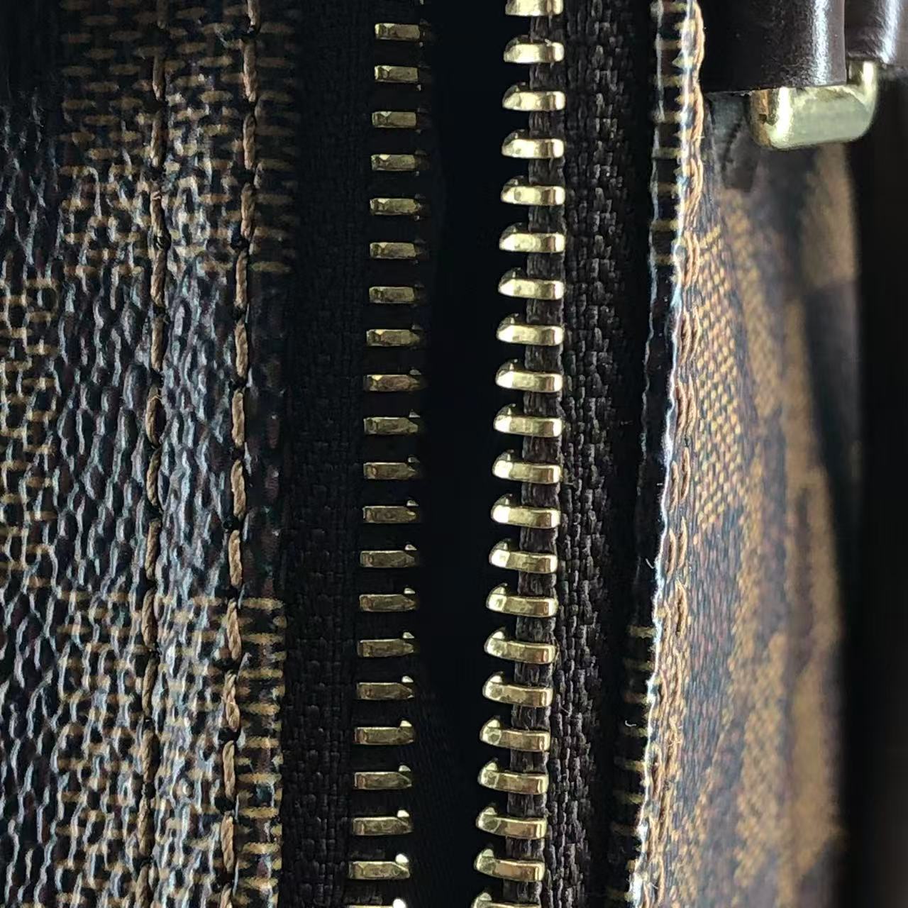 Louis Vuitton Speedy 30 Handbag in Damier Ebene Canvas