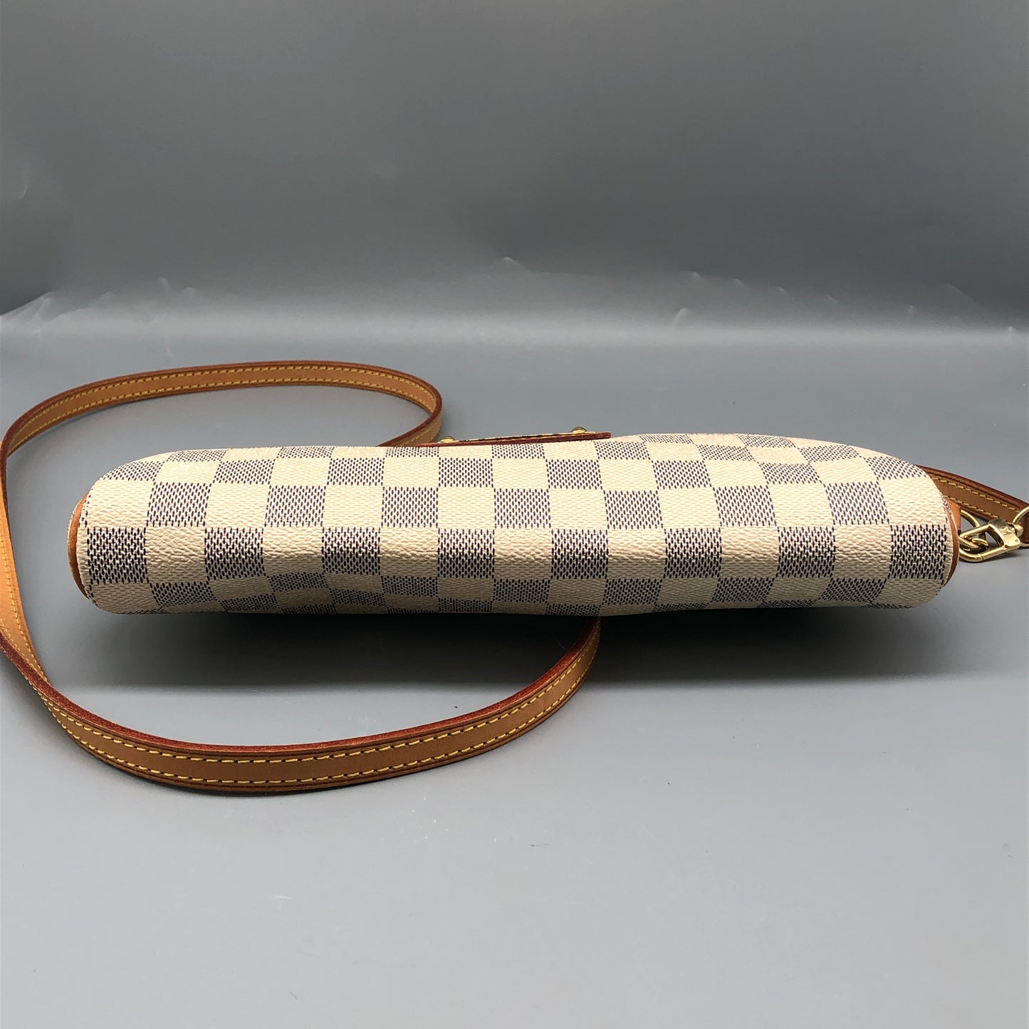 LV 25*13*4cm CrLouis Vuitton Damier Azur Eva Bag