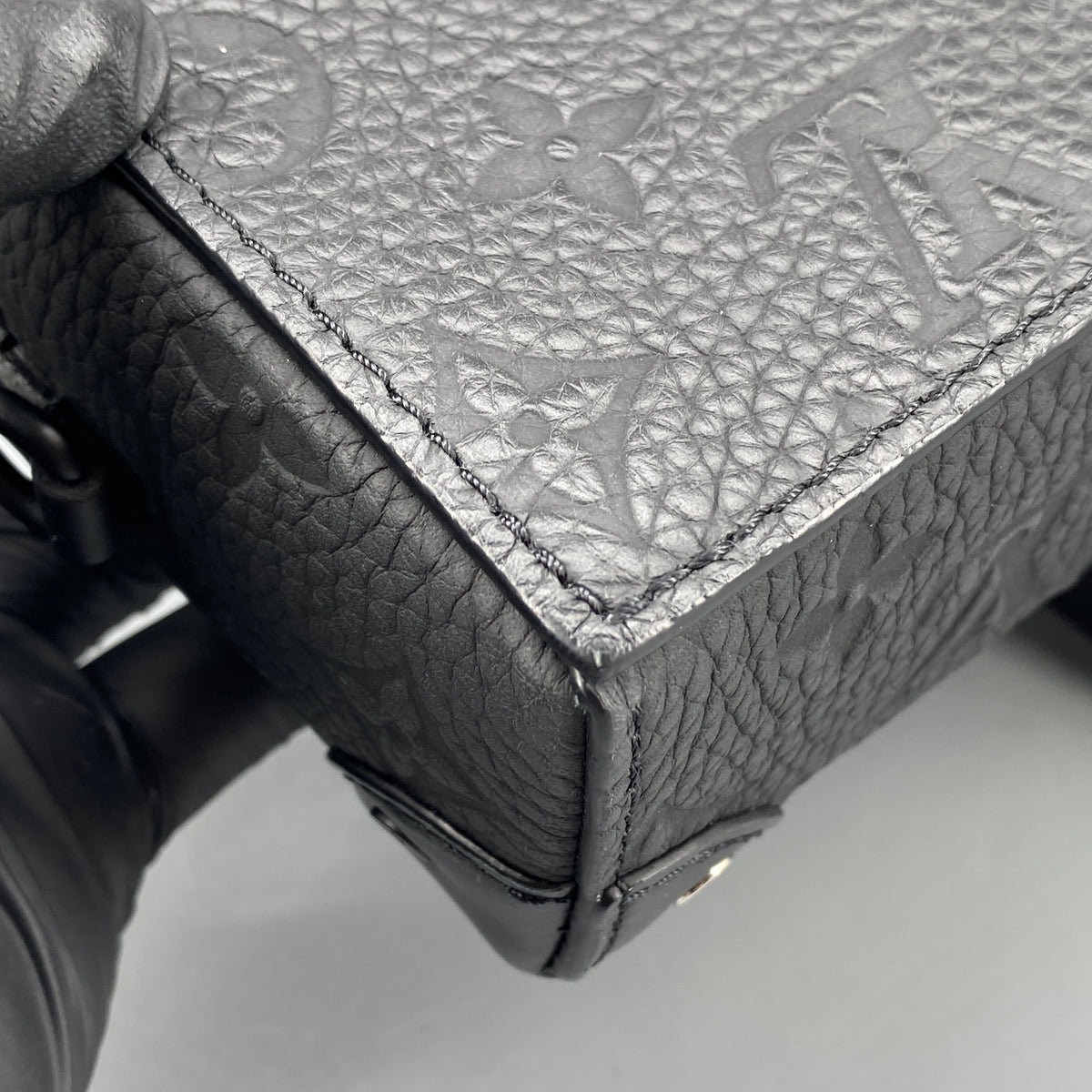 Louis Vuitton Taurillon Monogram Steamer Wearable Bag Black