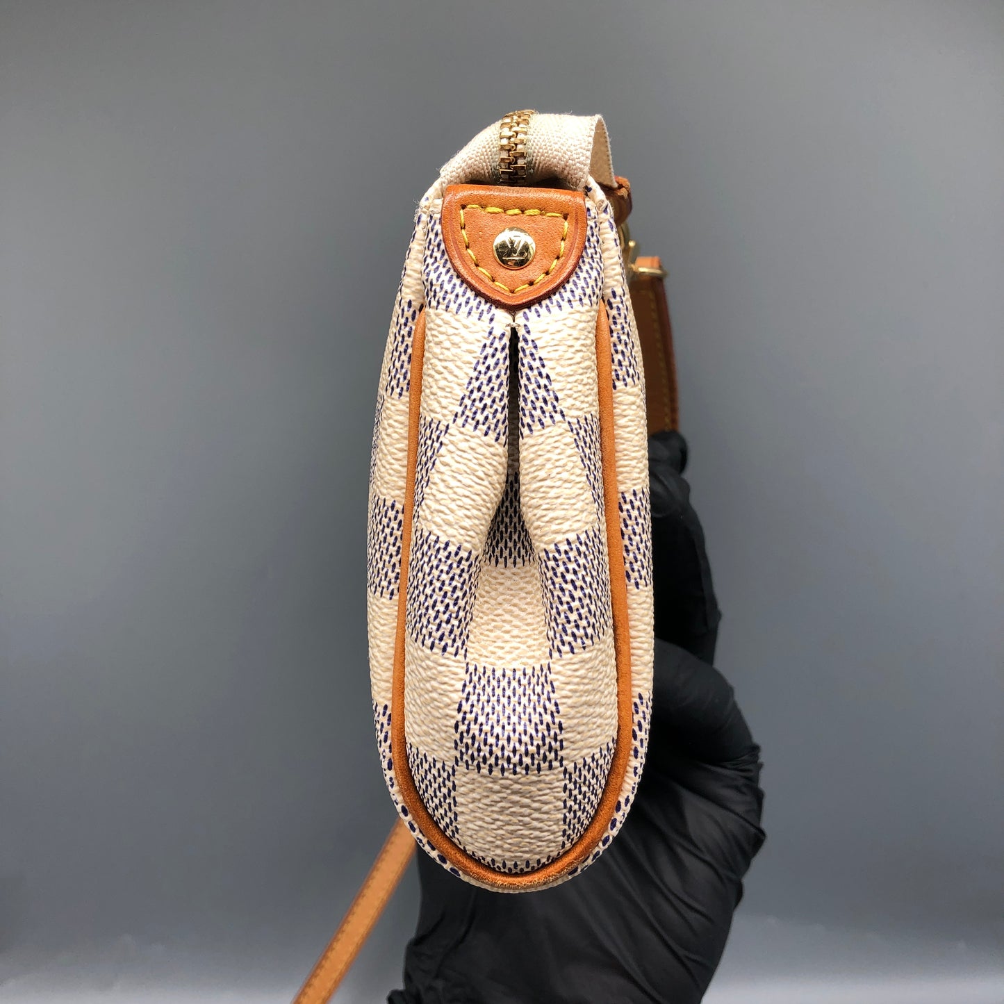 LV 25*13*4cm CrLouis Vuitton Damier Azur Eva Bag