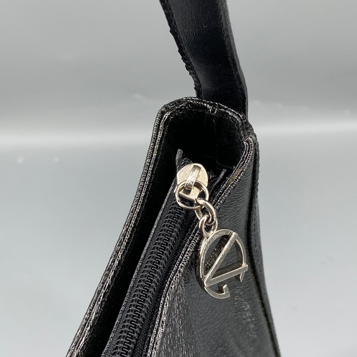 Giovanni Valentino Metallic Silver Leather Hobo Shoulder Bag