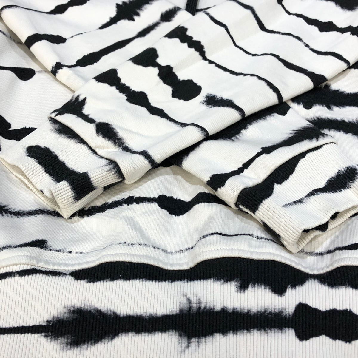 Burberry White & black Zebra Print Pullover Hoodie Size S