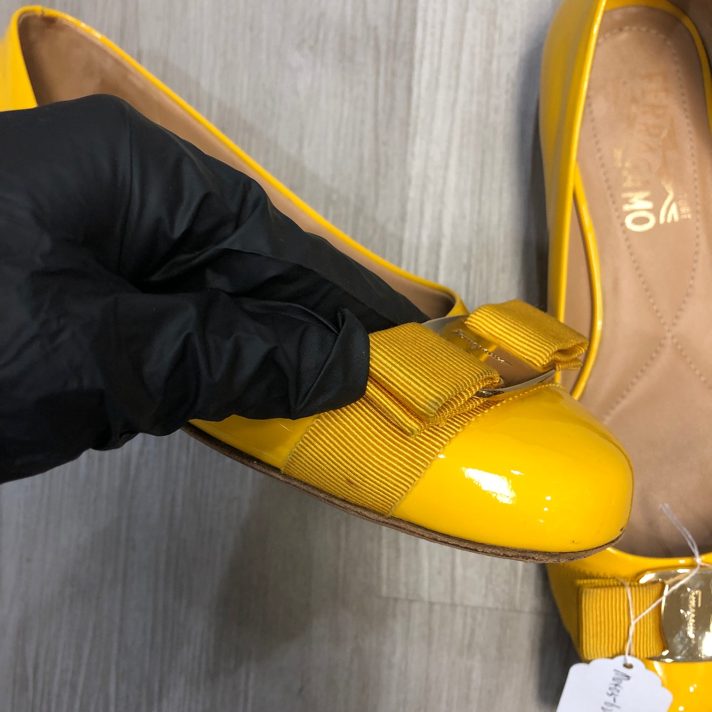 Ferragamo Women's Yellow Vara Bow Ballet Flats Size 7