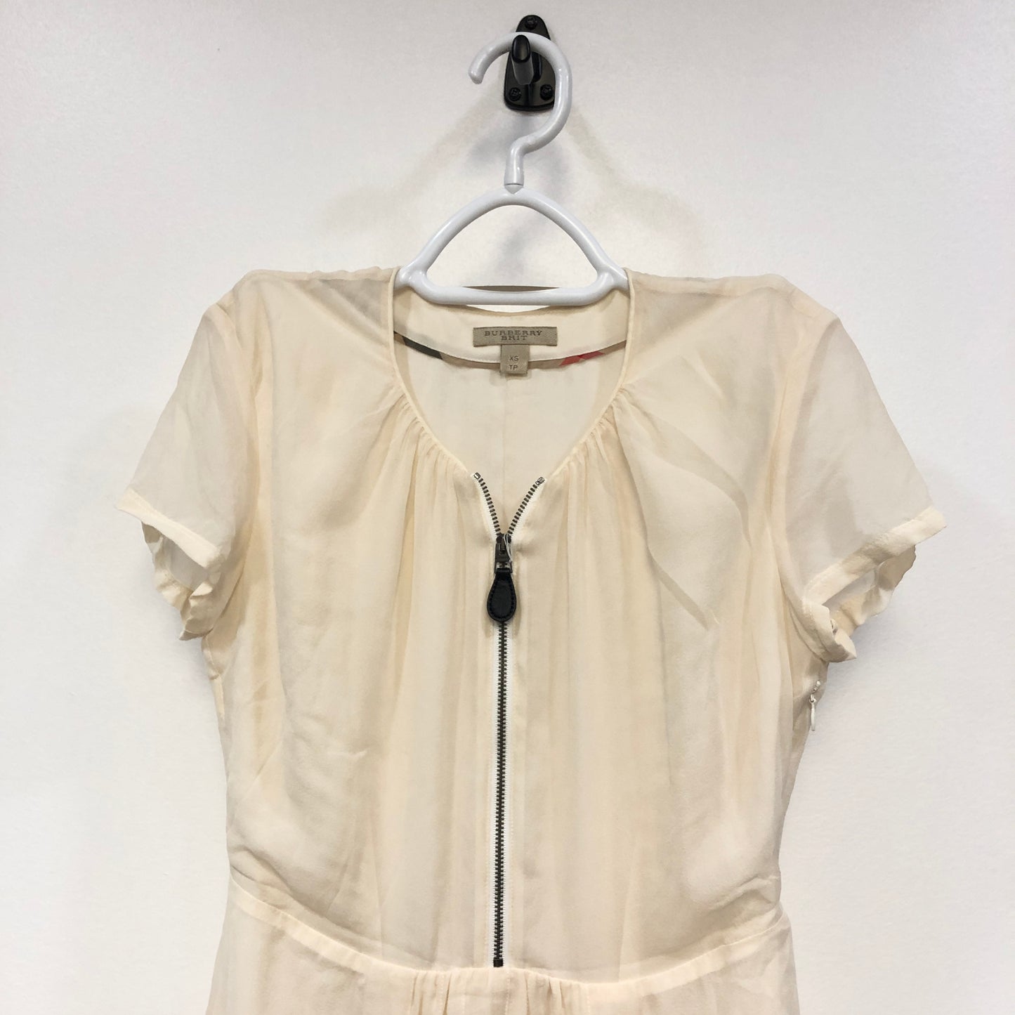 Burberry Beige V-Neck Short Sleeve Pleated Mini Dress Size XS