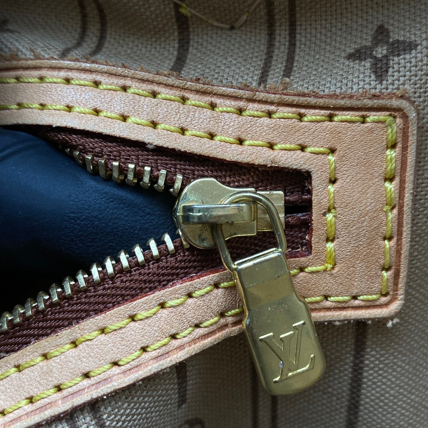Louis Vuitton Monogram Neverfull Tote Bag