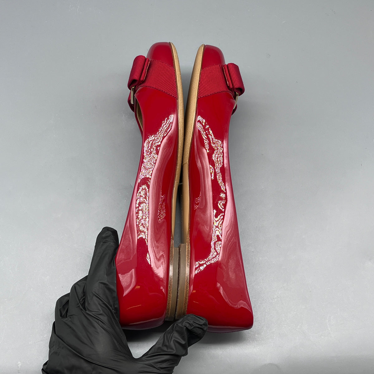 Ferragamo Red Patent Leather Vara Bow Flat Shoes US size 6.5