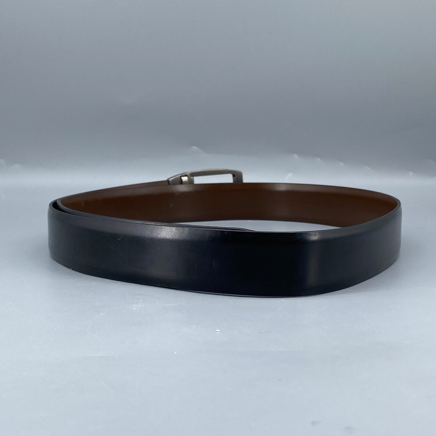 Ferragamo Black Smooth Leather Vintage Gold Square Pin Buckle Belt  100cm