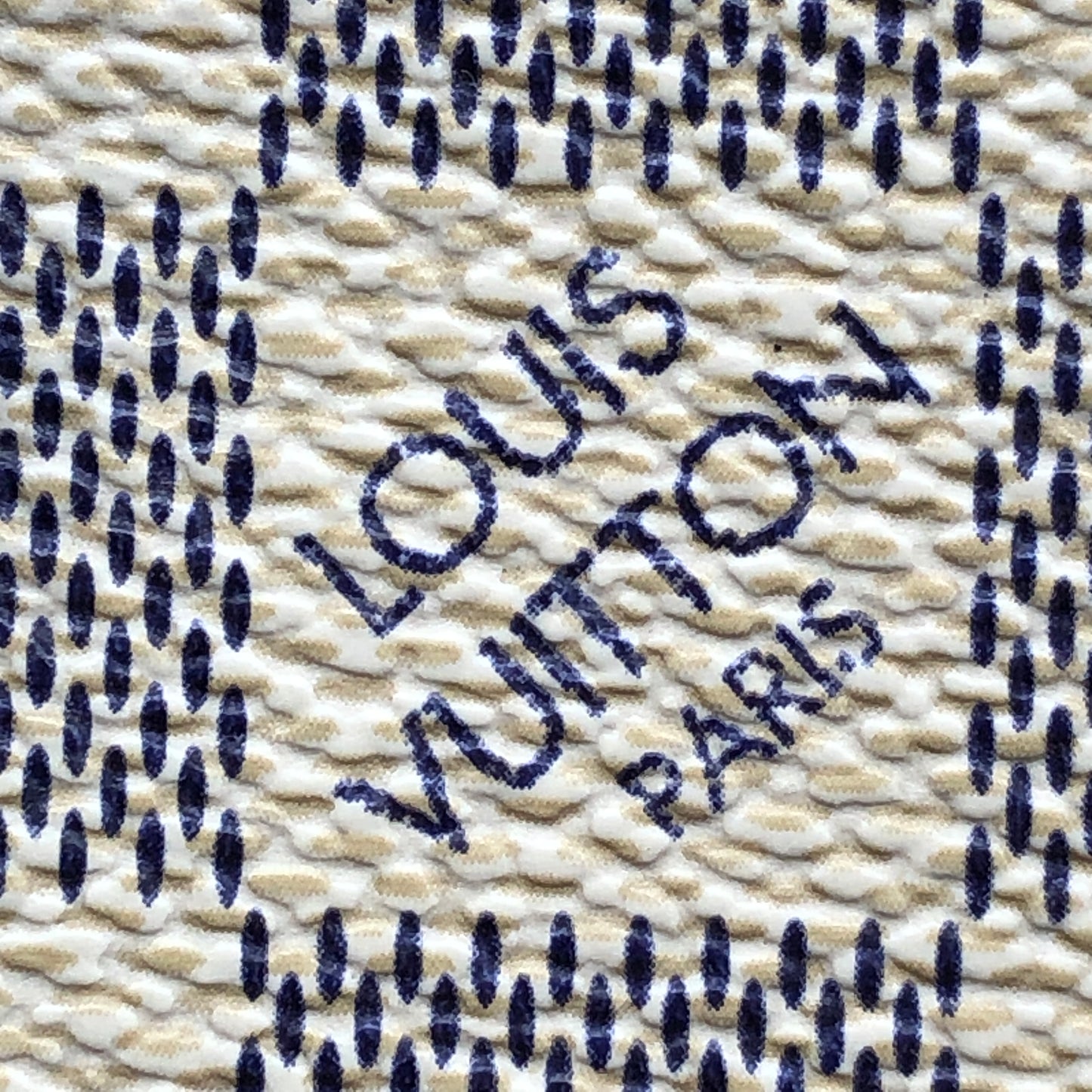 LV 25*13*4cm CrLouis Vuitton Damier Azur Eva Bag