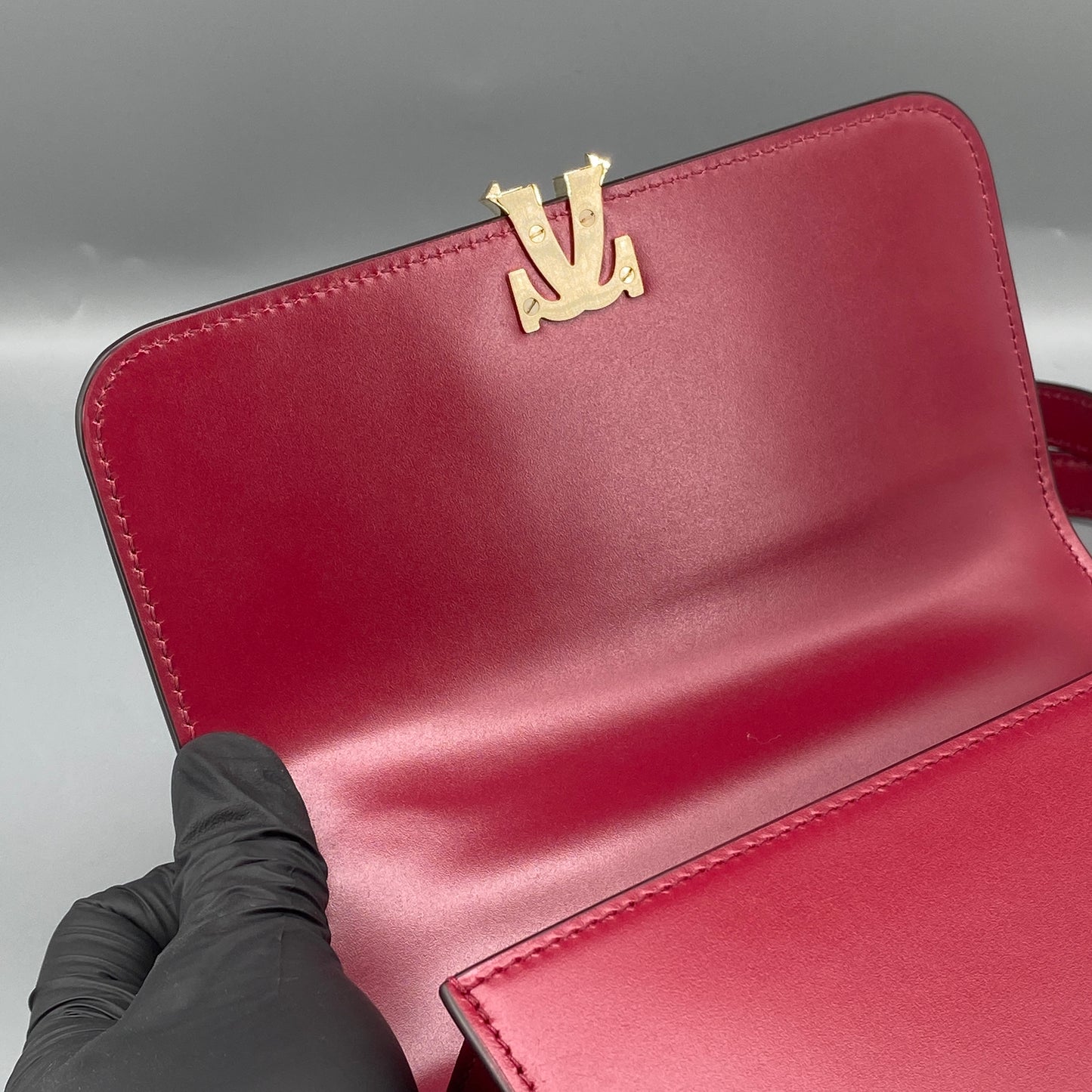 Cartier Red Smooth Leather Flap Crossbody Bag