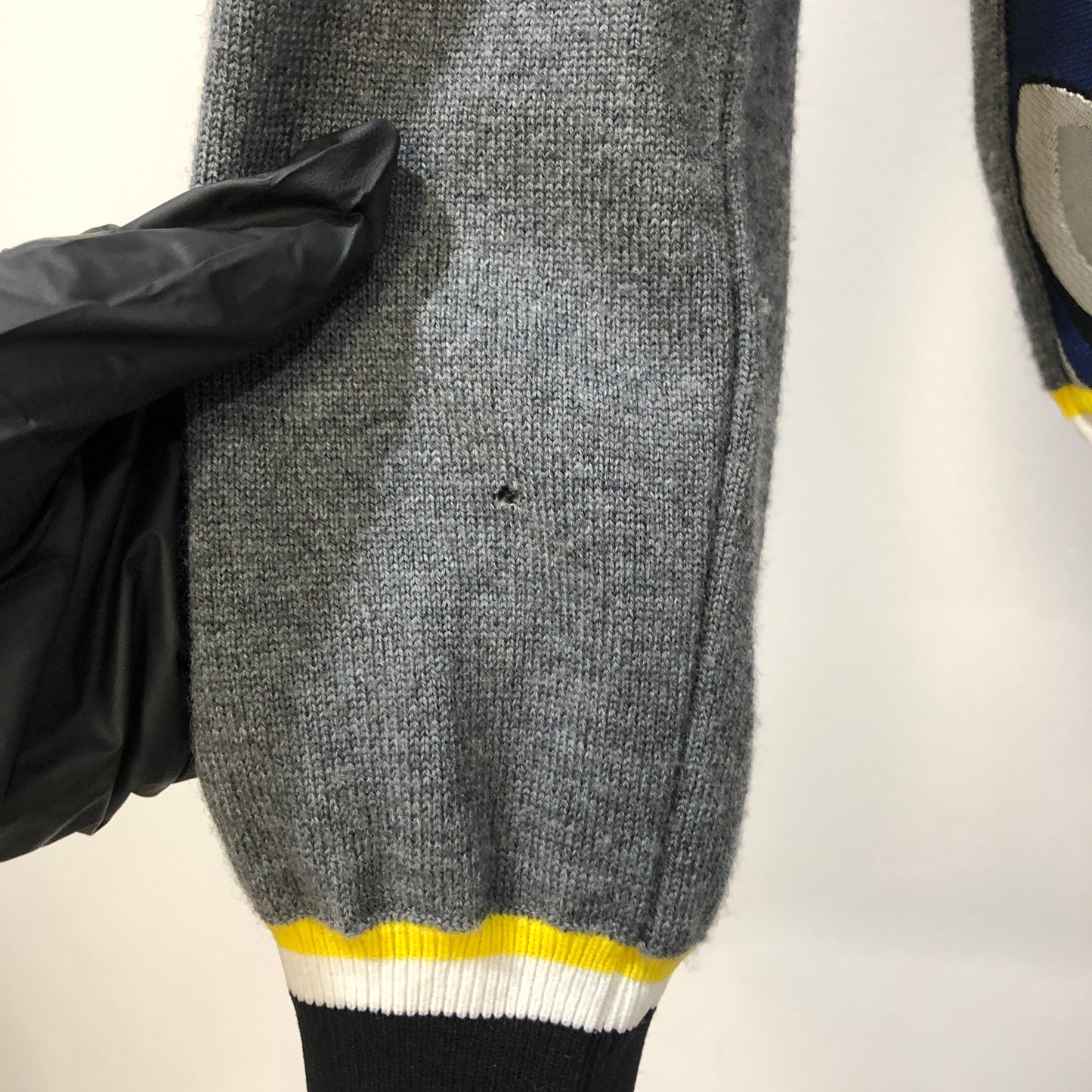 Marni Leaf Pattern V-Neck Knit Sweater Size 38 Grey/Blue/Yellow/White