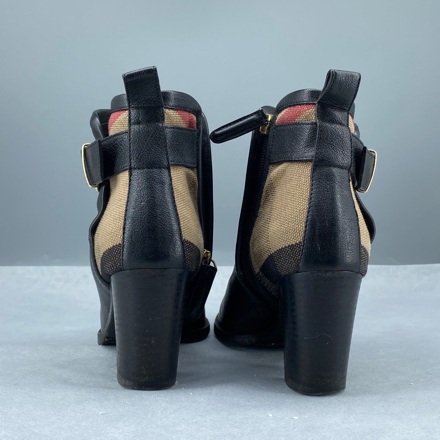Burberry Women's Ankle Boots Size 36 Black & Beige