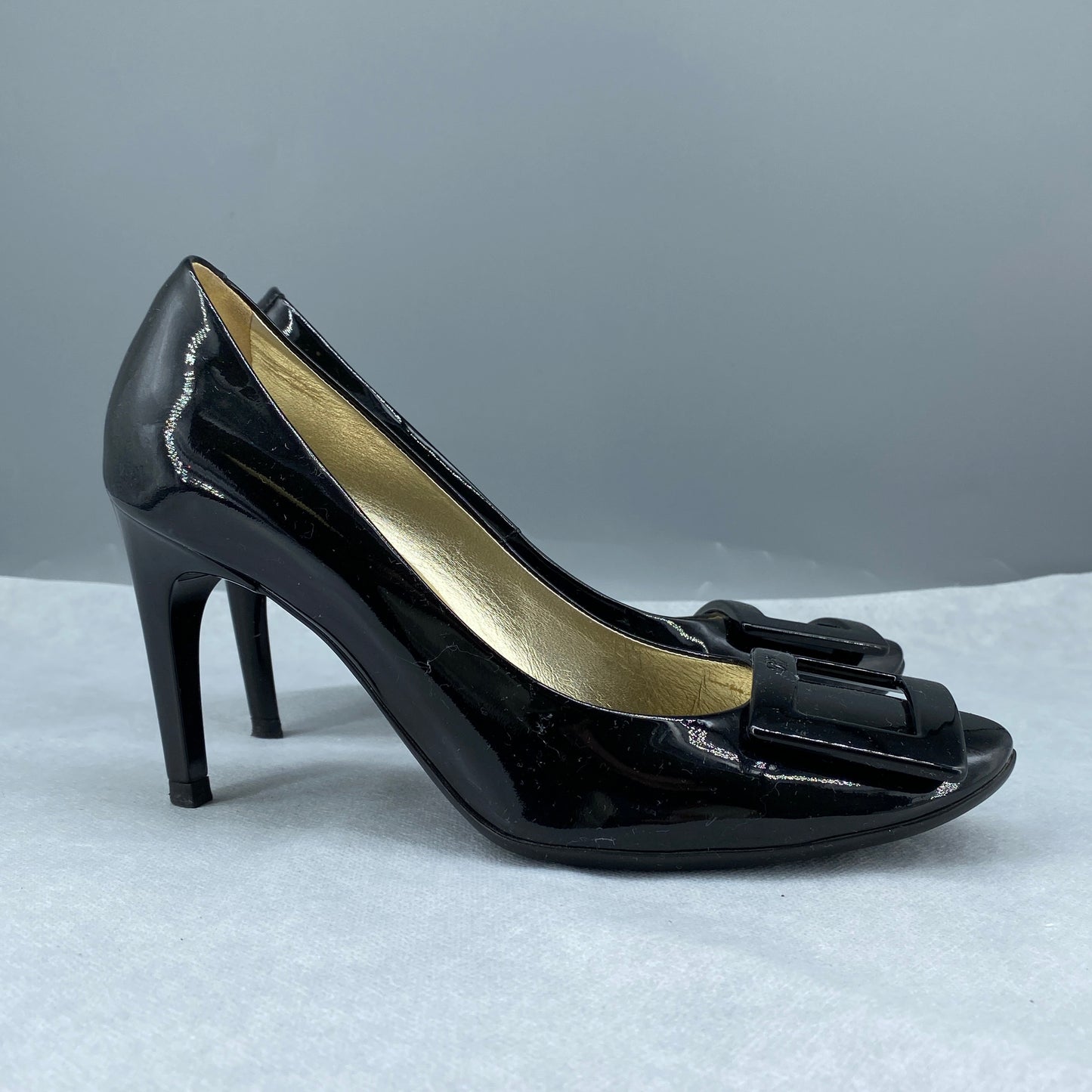 Roger Vivier Women's Black Patent Strass Buckle Pumps Size 36