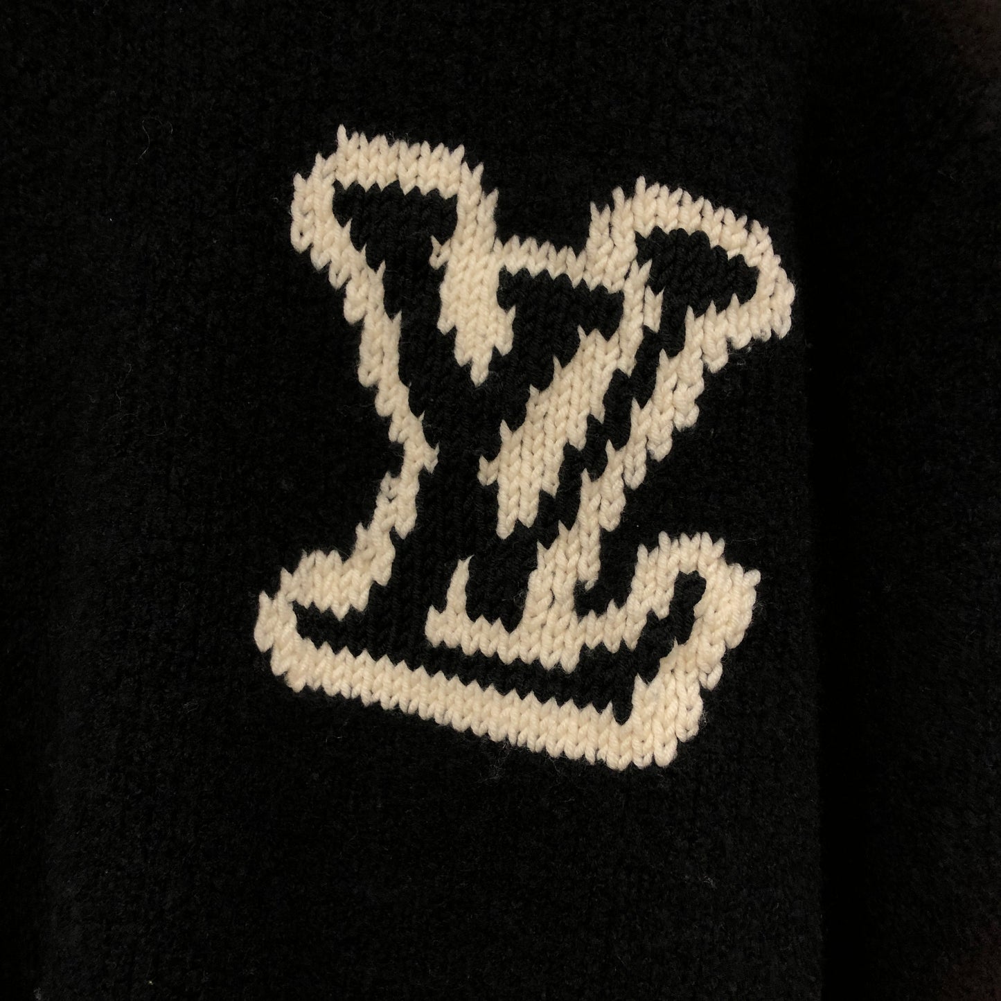 Louis Vuitton LV Logo Crewneck Sweater Size M Black