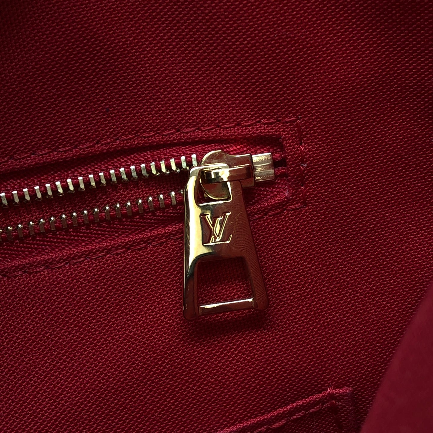 Louis Vuitton OnTheGo GM Tote Bag