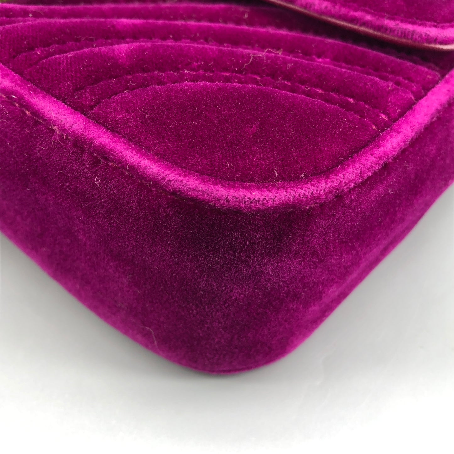 Gucci Marmont Fuchsia Velvet Matelasse Chain Shoulder Bag