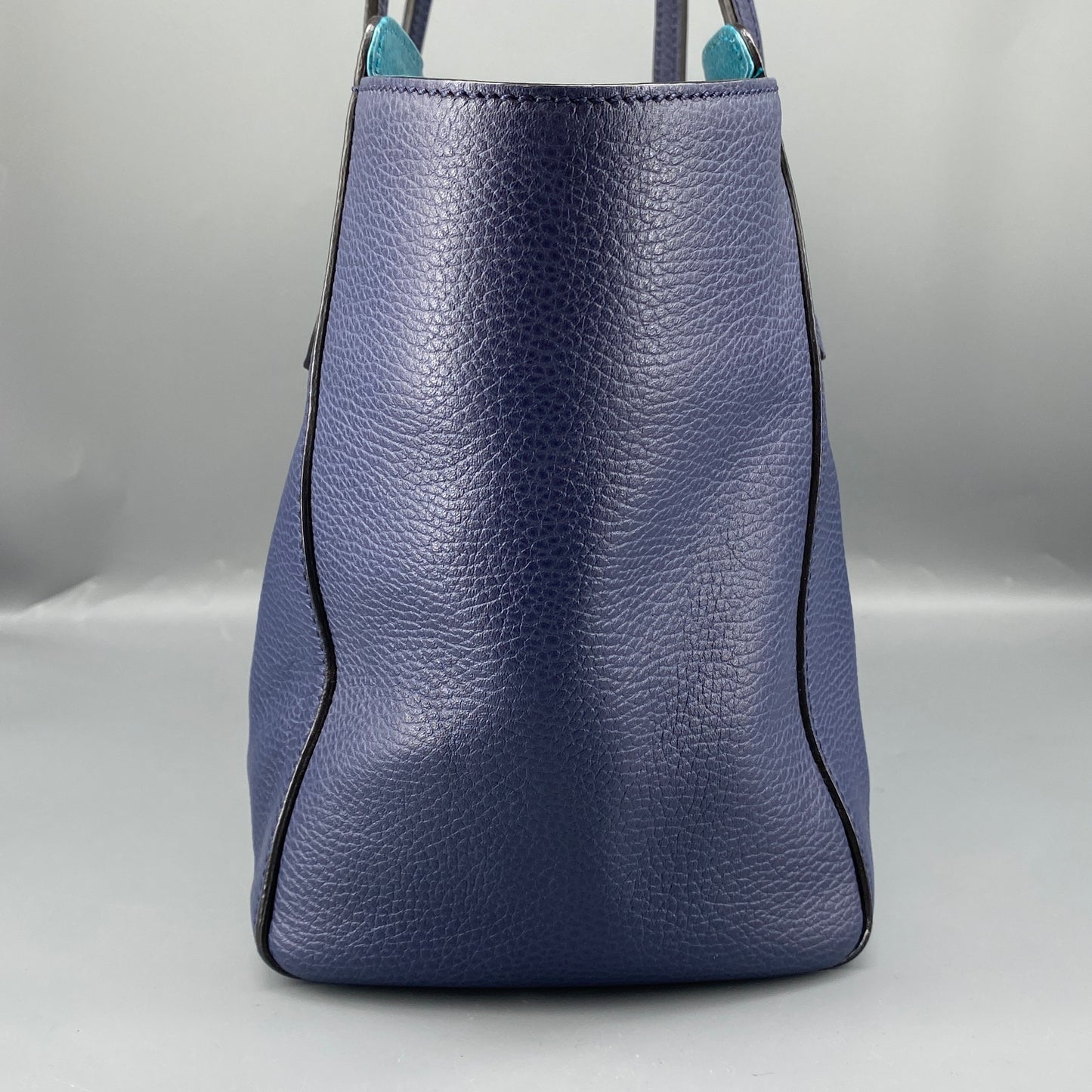 Gucci Grained Leather Tote Bag  Navy