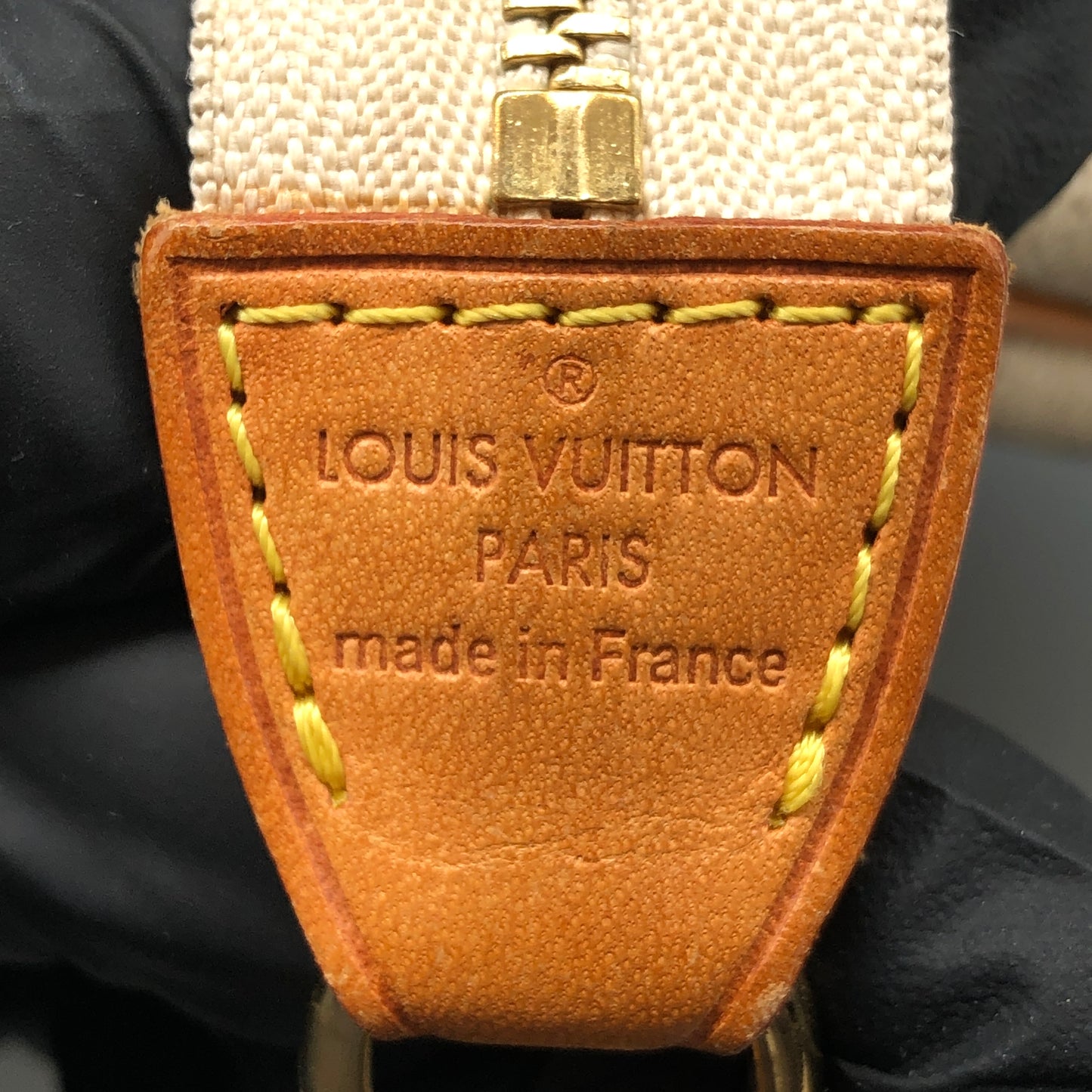 LV 25*13*4cm CrLouis Vuitton Damier Azur Eva Bag
