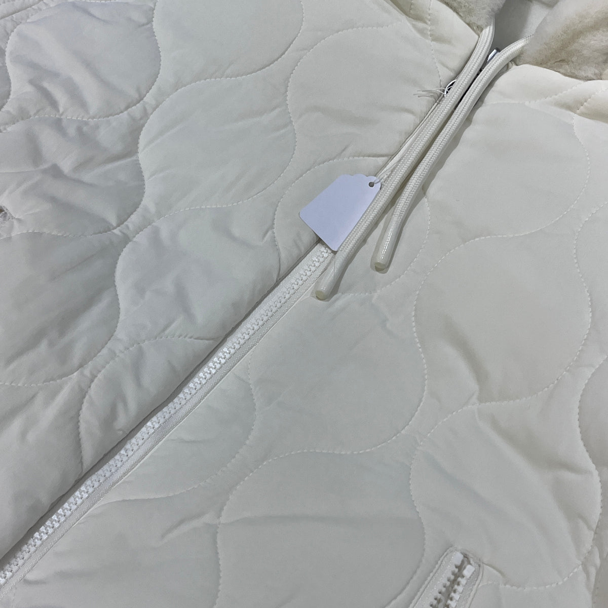 Moose Knuckles  White Hooded Zip Quilted Jacket Size M