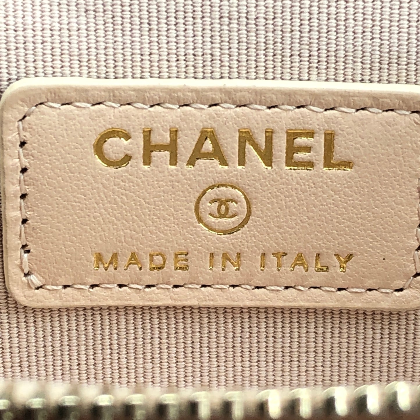Chanel Caviar Quilted Top Handle Slim Vanity With Chain Beige/Nude