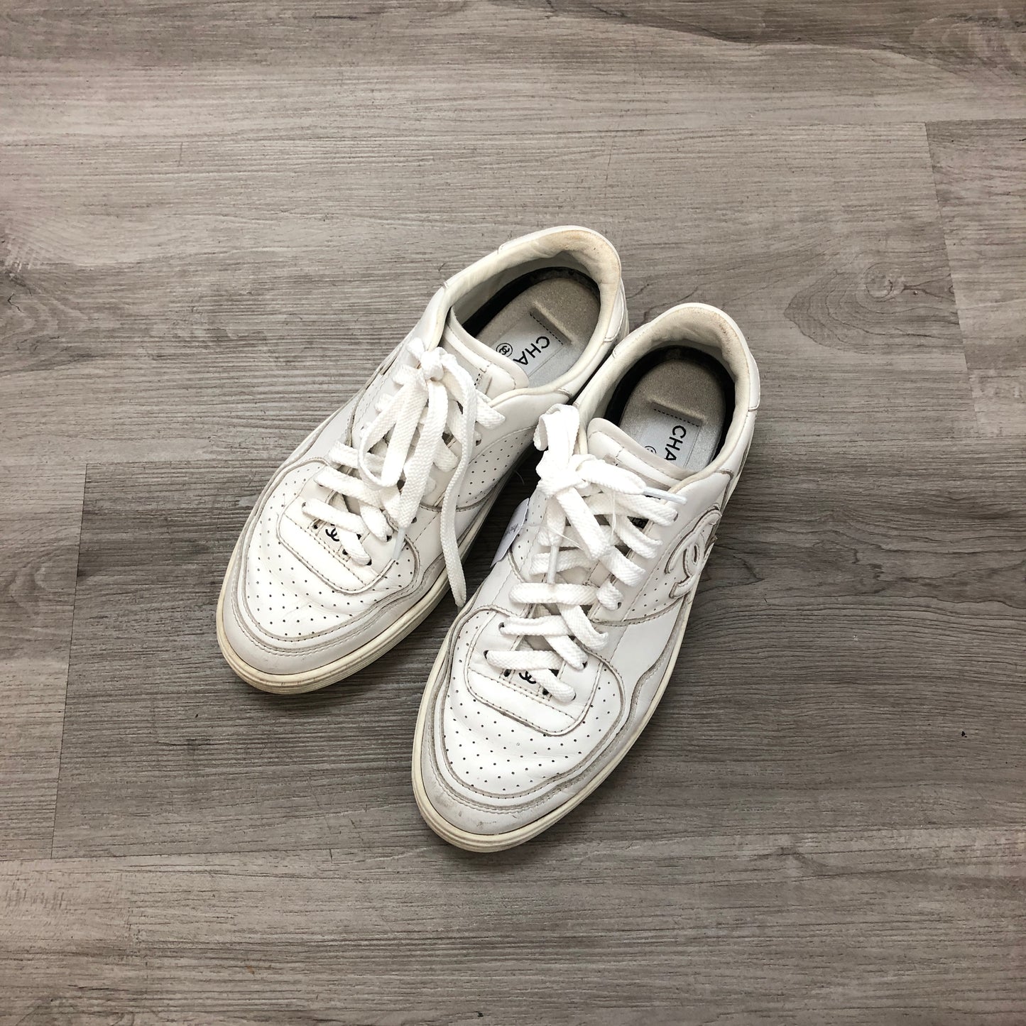 Chanel Women's Smooth Calfskin CC Logo Low Top Sneakers 36.5 White