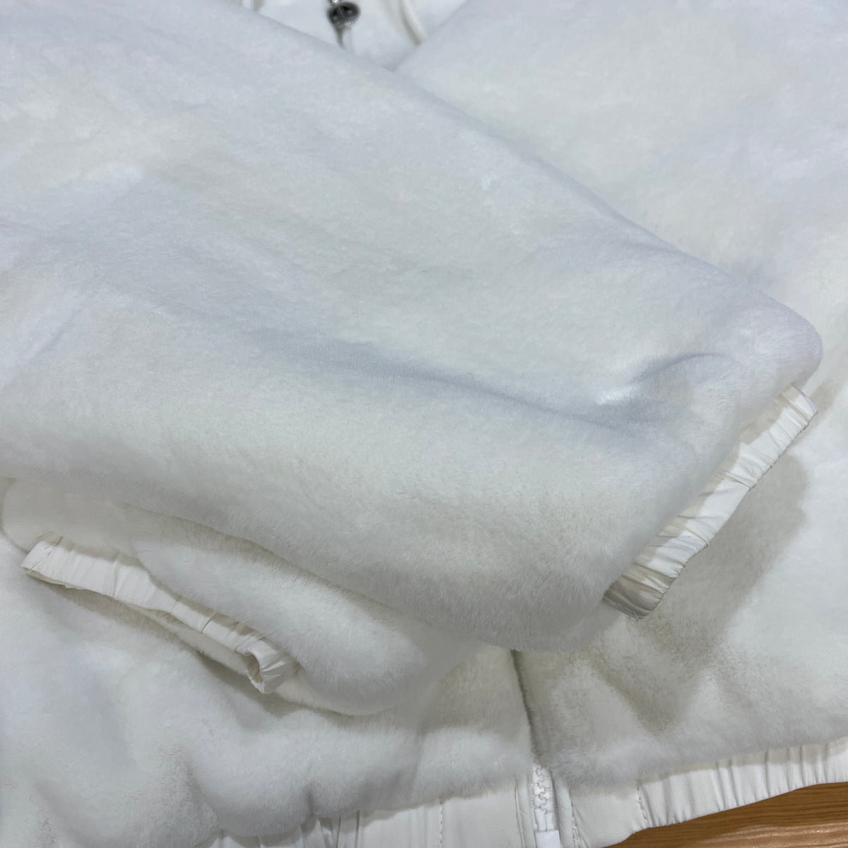 Moose Knuckles  White Hooded Zip Quilted Jacket Size M