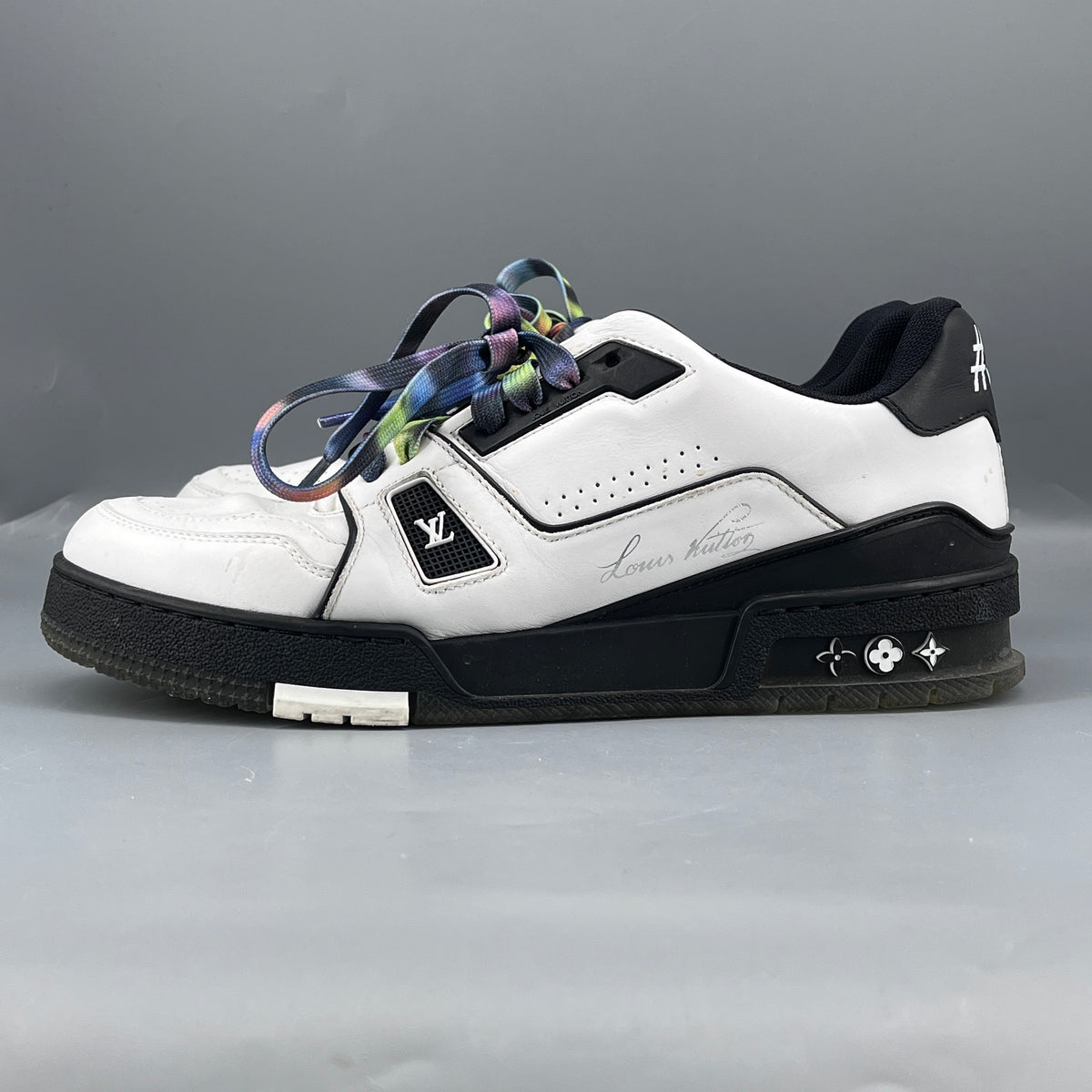 Louis Vuitton Men's White & Black Trainer Sneakers US size 6.5