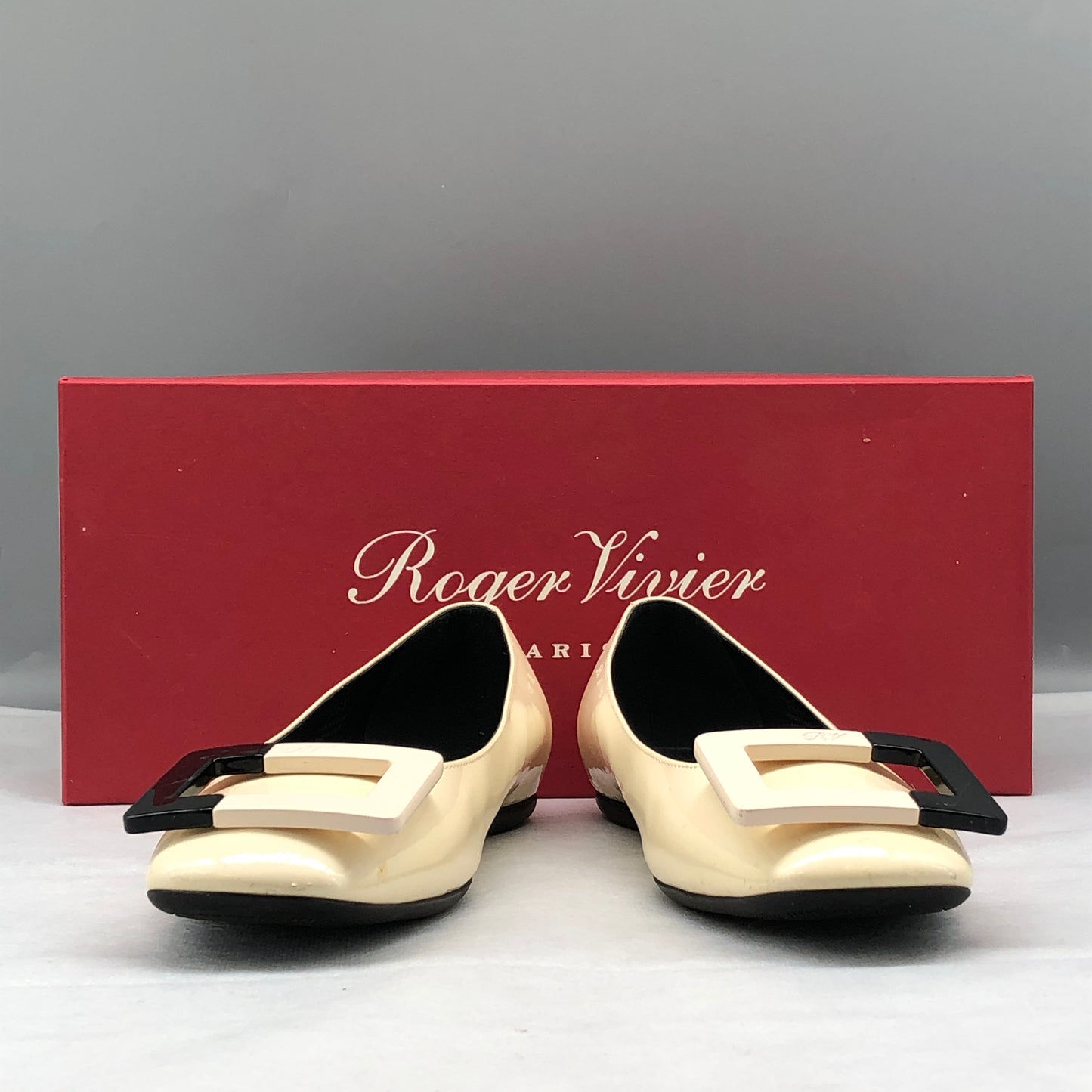 Roger Vivier Women's Cream Patent Leather Belle Vivier Flats shoes 36.5