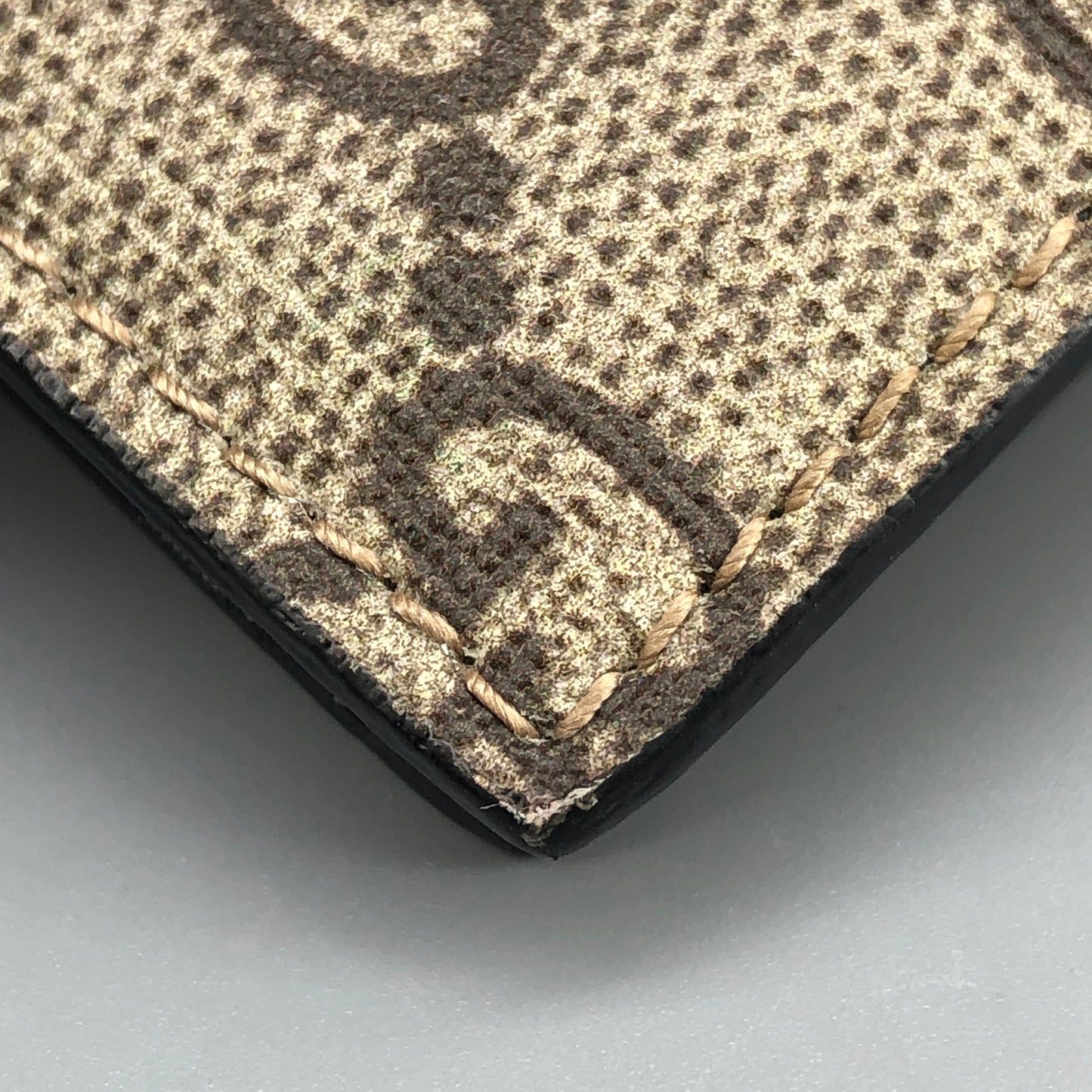 Gucci GG Supreme Tiger Print Bifold Wallet  Beige