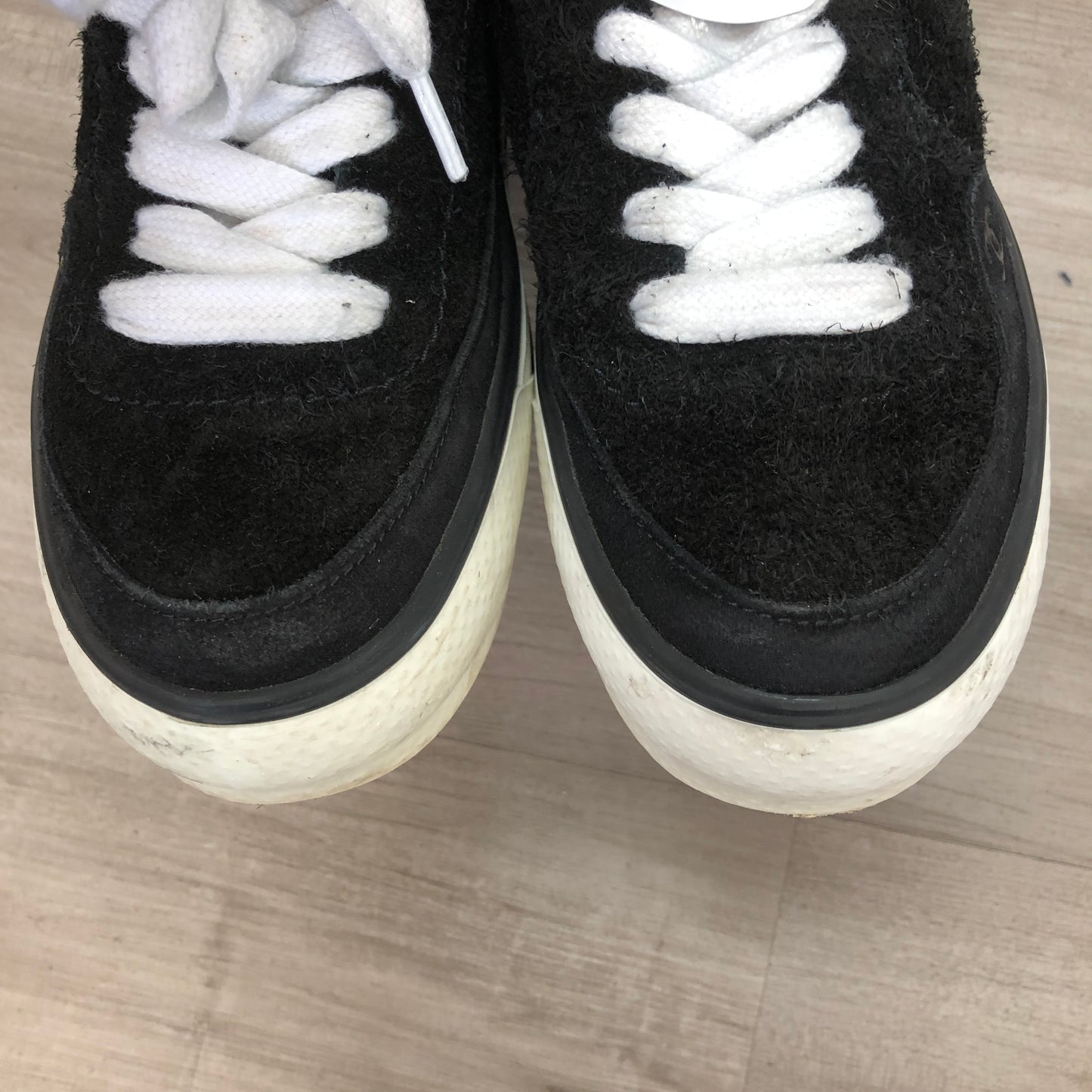 Chanel Women's Shearling Interlocking CC Logo Low Top Sneakers 36.5 Black White Two-Tone