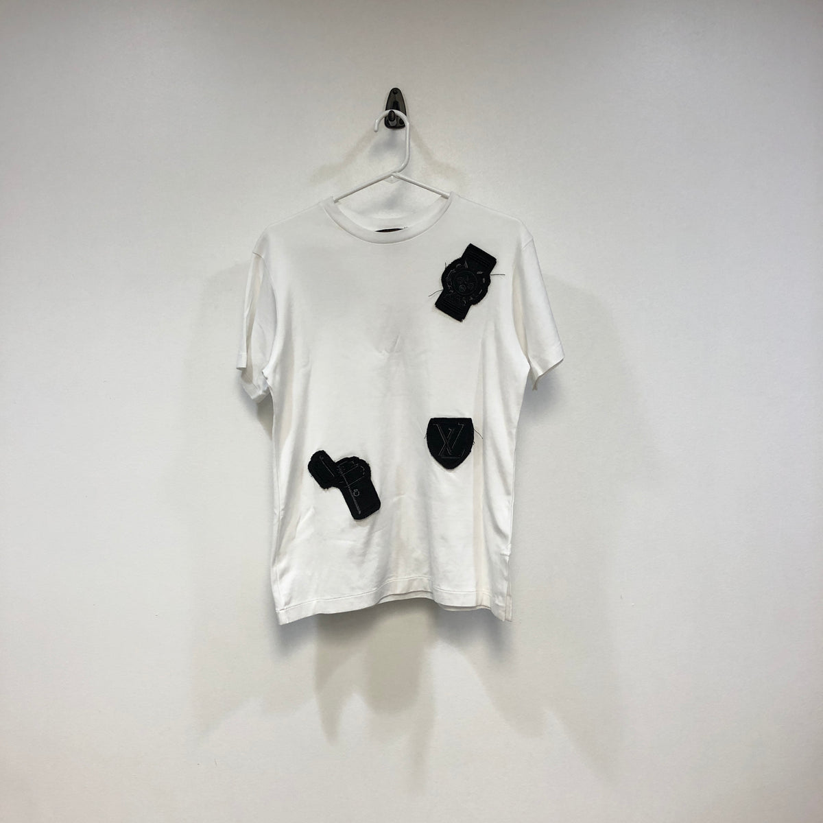 Louis Vuitton White Heart Applique T-shirt Size M