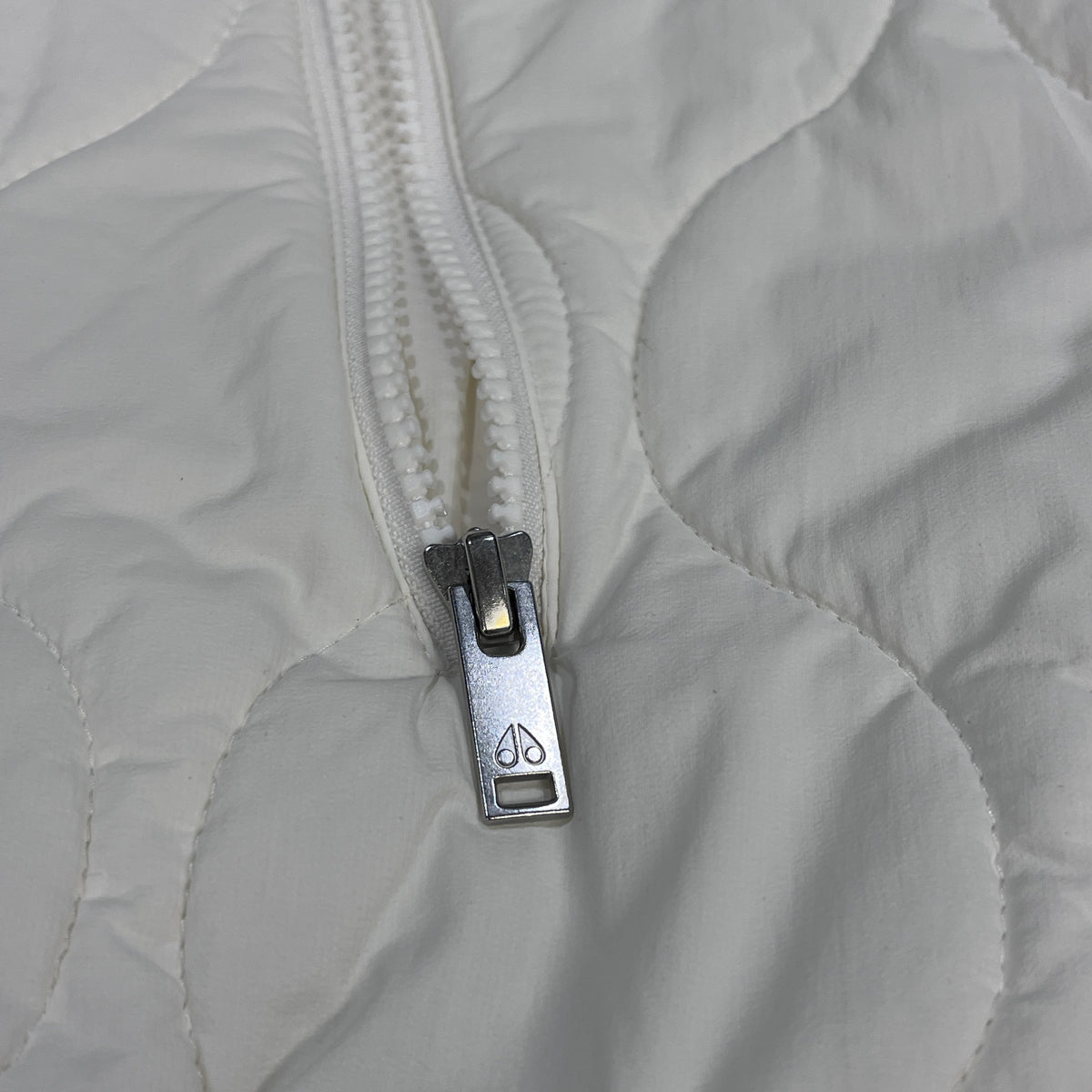 Moose Knuckles  White Hooded Zip Quilted Jacket Size M