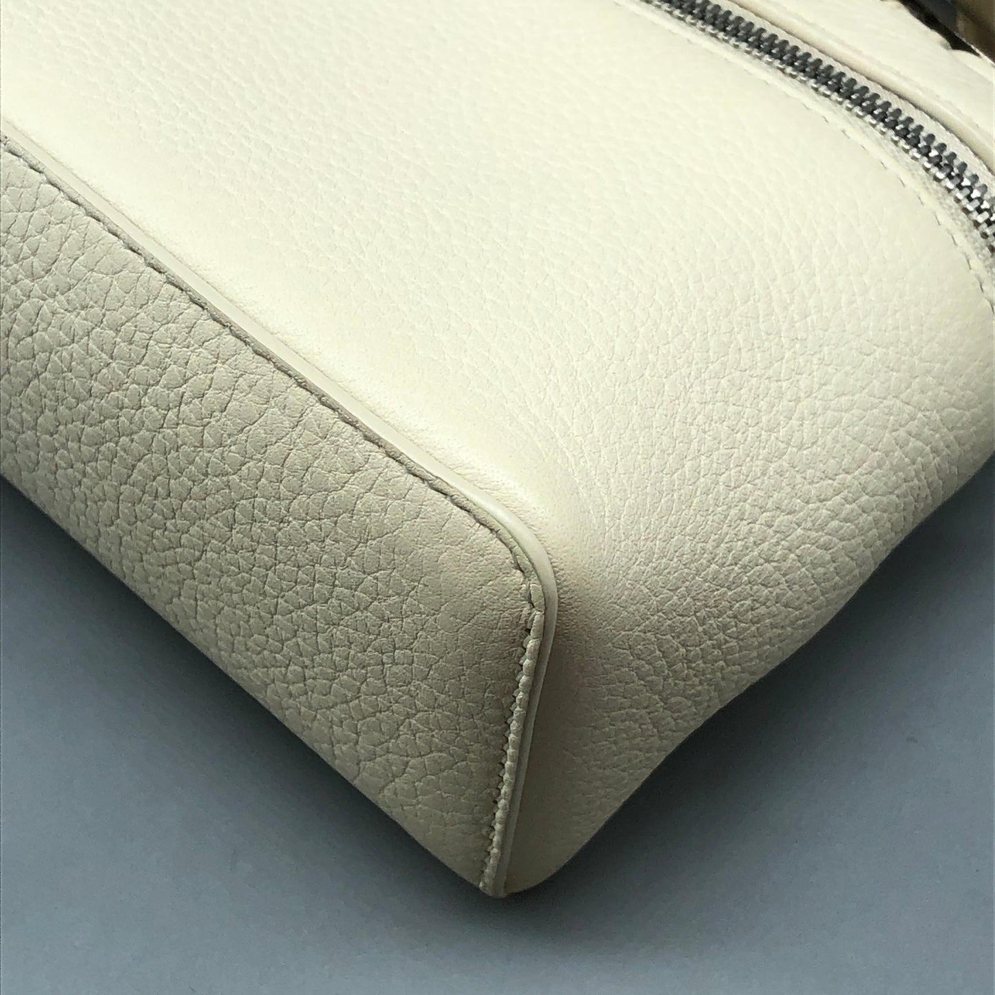 Loro Piana Extra Pocket L19 Bag cream