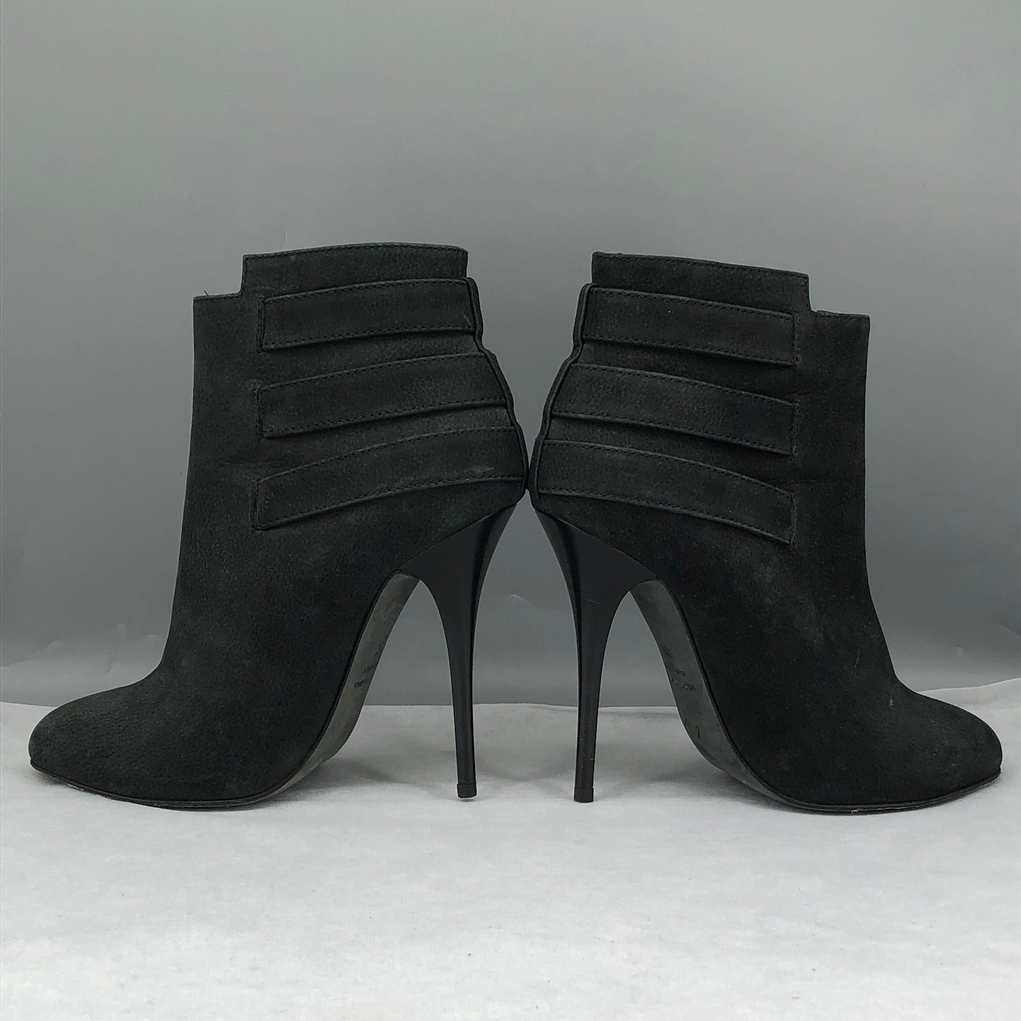Giuseppe Zanotti Women's Buckle-Detail Suede Ankle Boots 36 Black