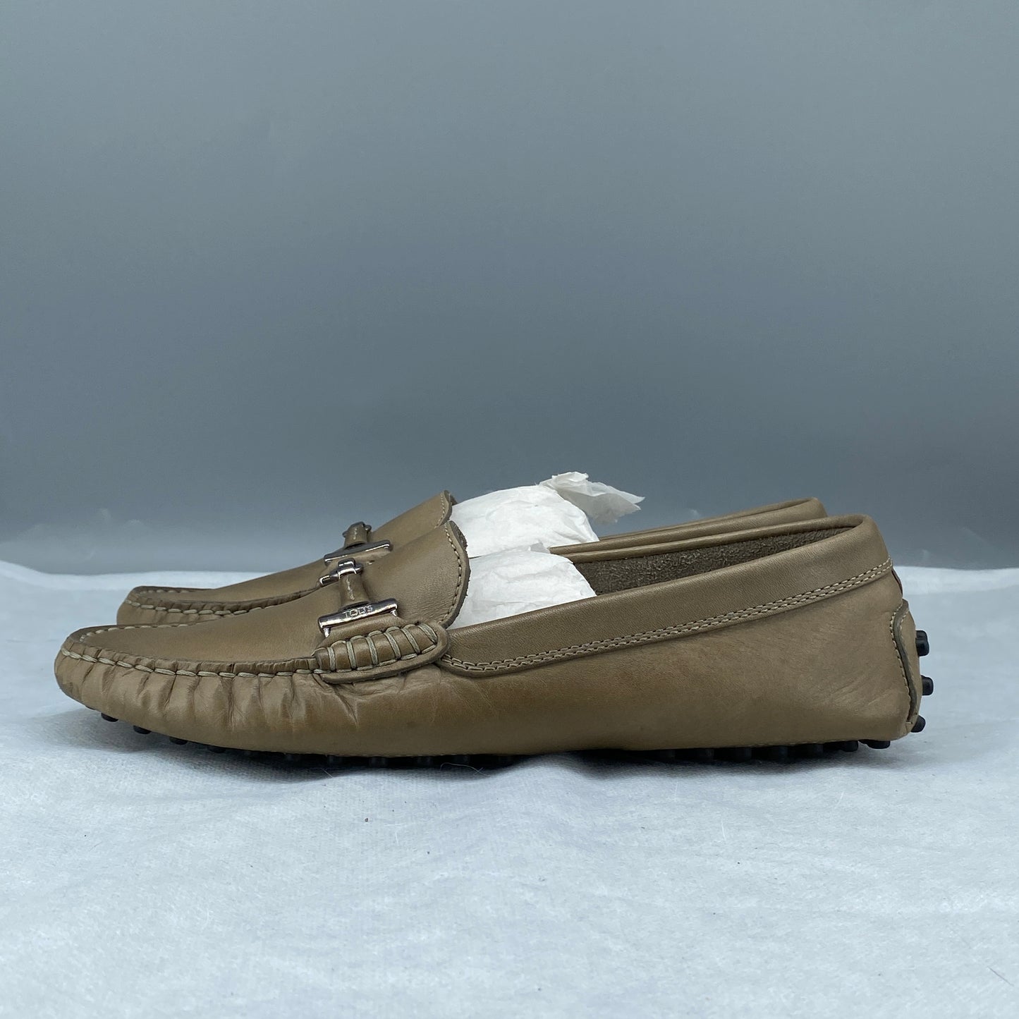 Tod's Women's Light Brown Leather Metal Bar Slip-On Driving Loafers Size 37