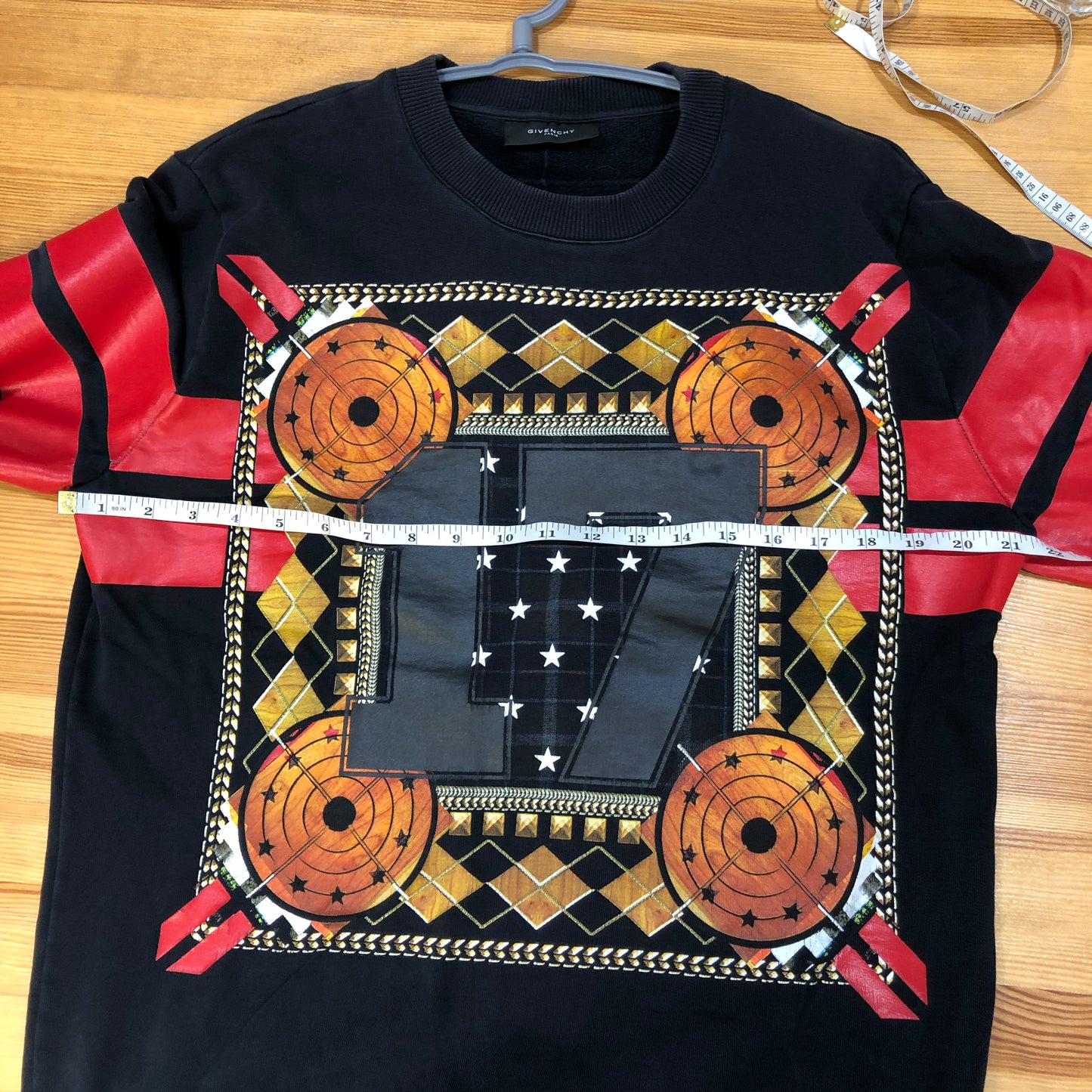 GIVENCHY Black Graphic Print Crew Neck Sweatshirt Size M