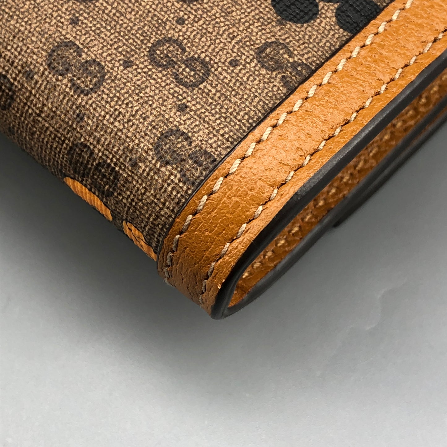 Gucci x Disney Mickey GG Supreme Flap Long Wallet yellow/beige