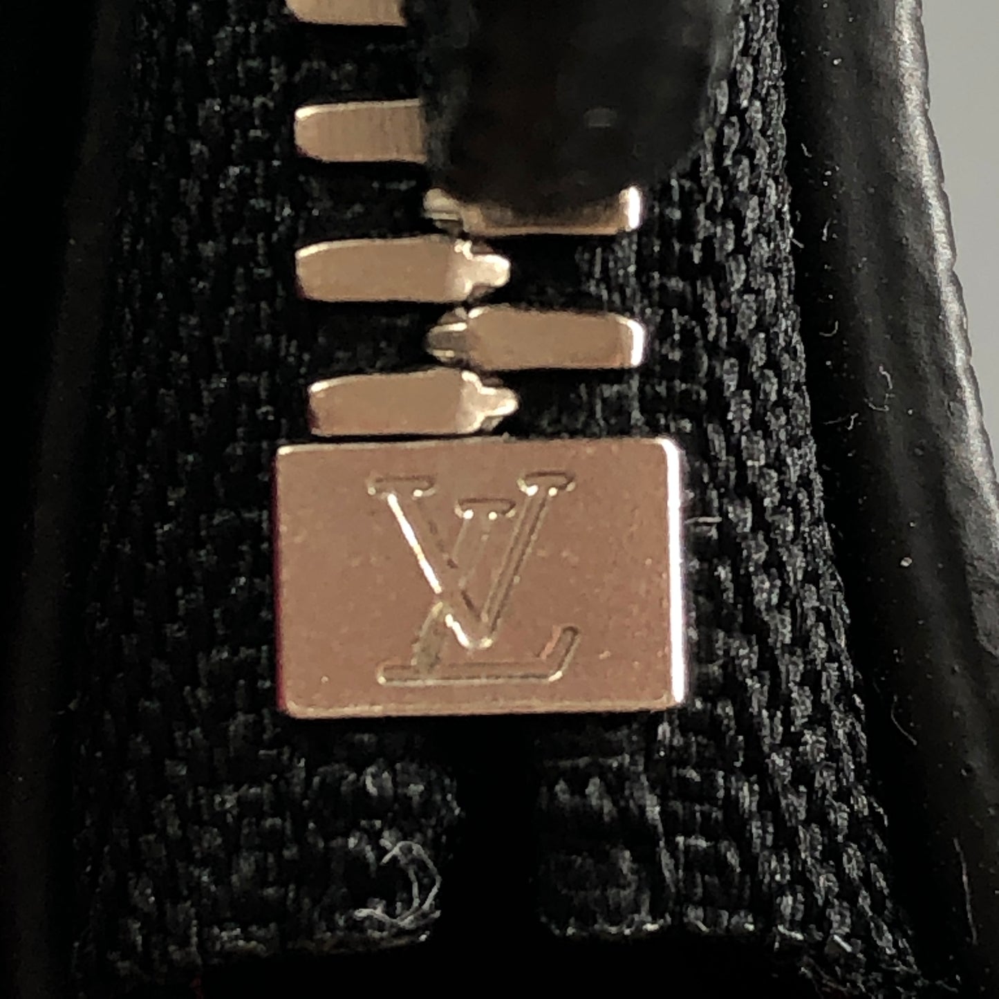 Louis Vuitton Taurillon City Steamer MM Two-Tone Taurillon Leather Handbag Hot Pink Black