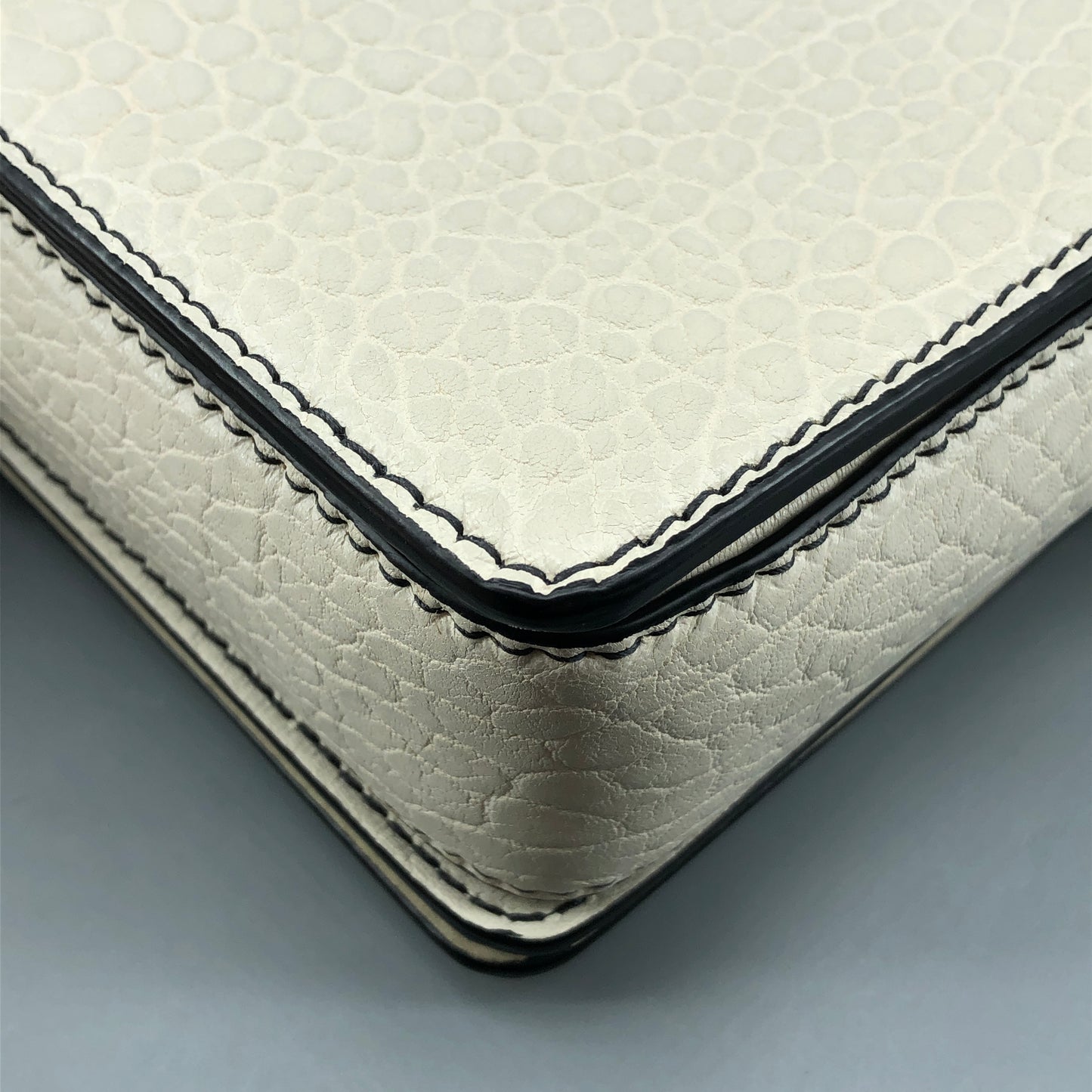 Christian Dior Dio(r)evolution Cream Grained Calfskin shoulder Bag