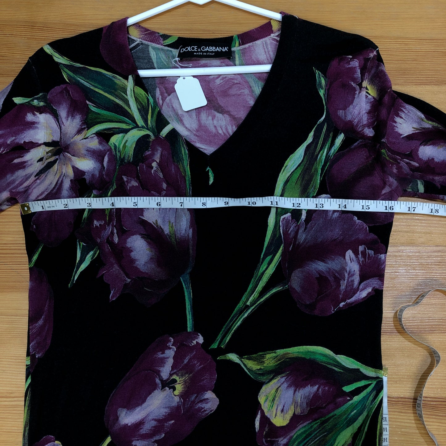 Dolce & Gabbana Black Purple Floral V‑Neck Long Sleeve Top 44