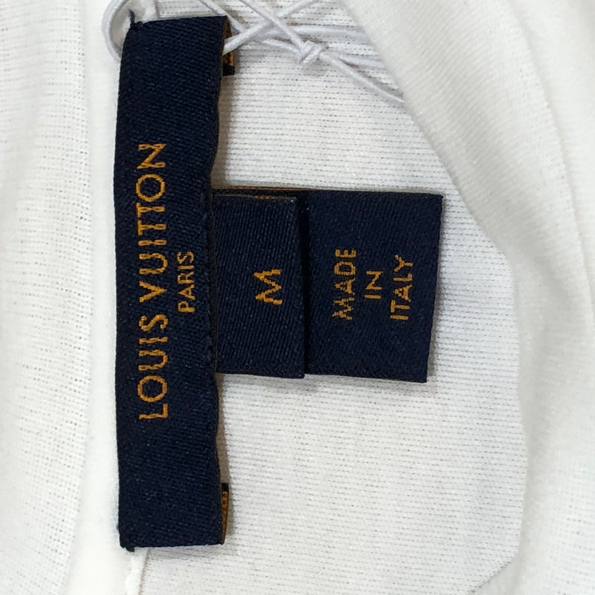Louis Vuitton White Heart Applique T-shirt Size M