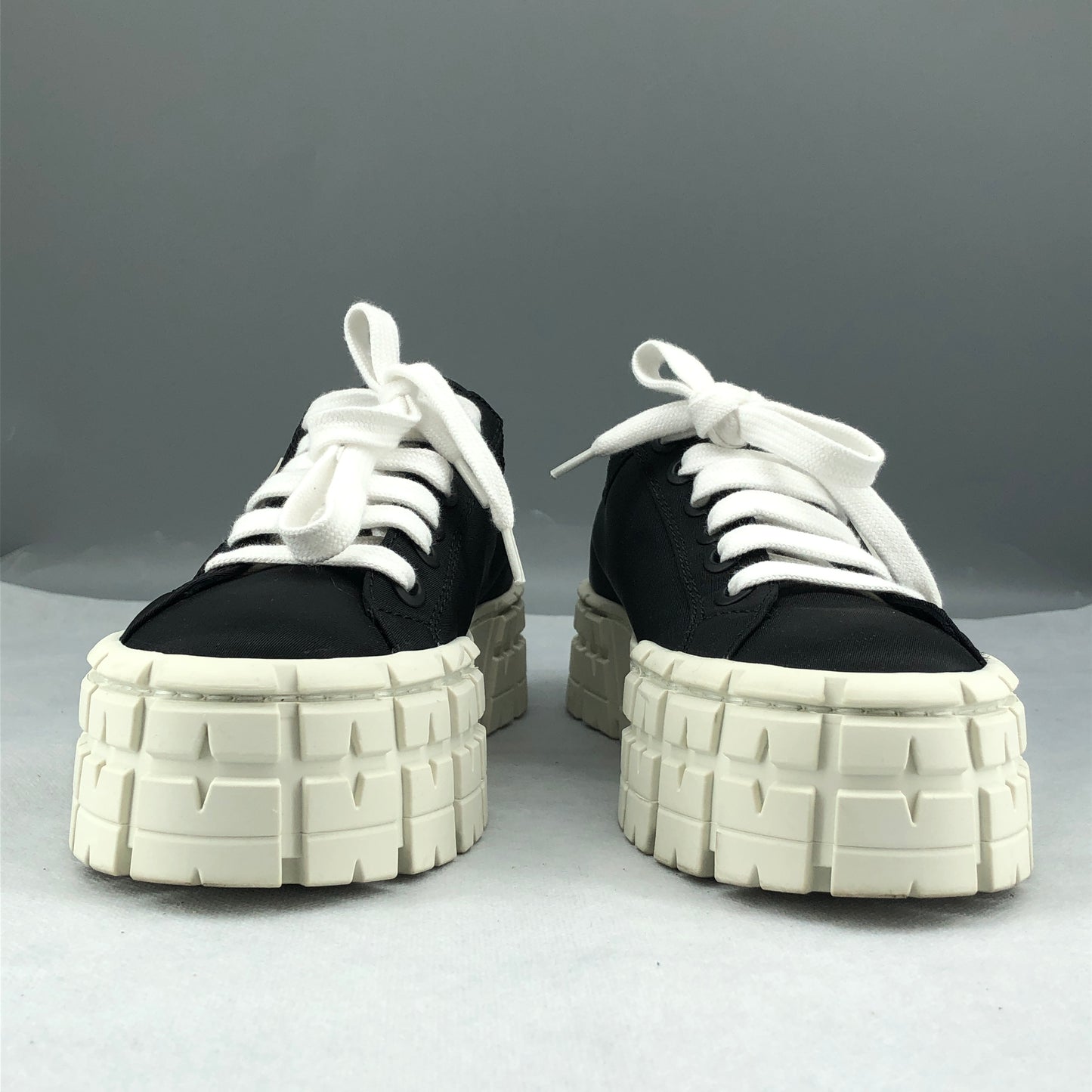 Prada Women‘s Re-Nylon Platform Lace-Up Sneakers Size 37 Black