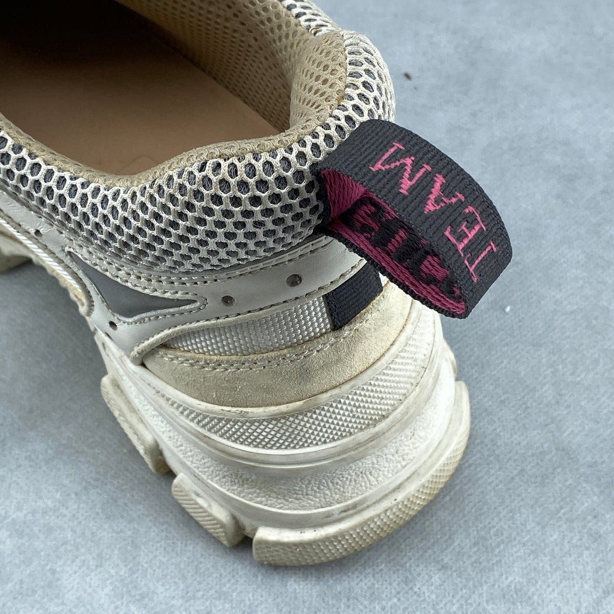 Gucci Women‘s Cream Leather Mesh Lace Up Sneaker Shoes Size 38