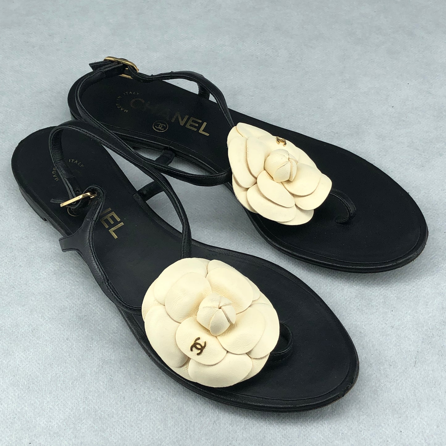 Chanel Women's Camellia Thong Flat Sandals Size 37.5 Black